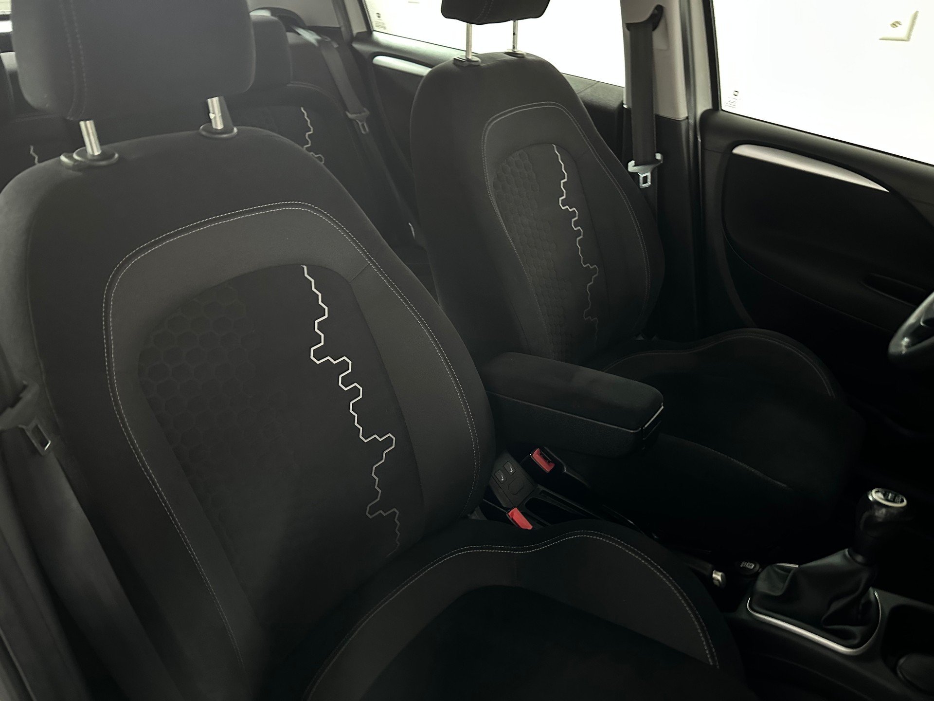 FIAT Punto 1.3 JTD Lounge-image-6