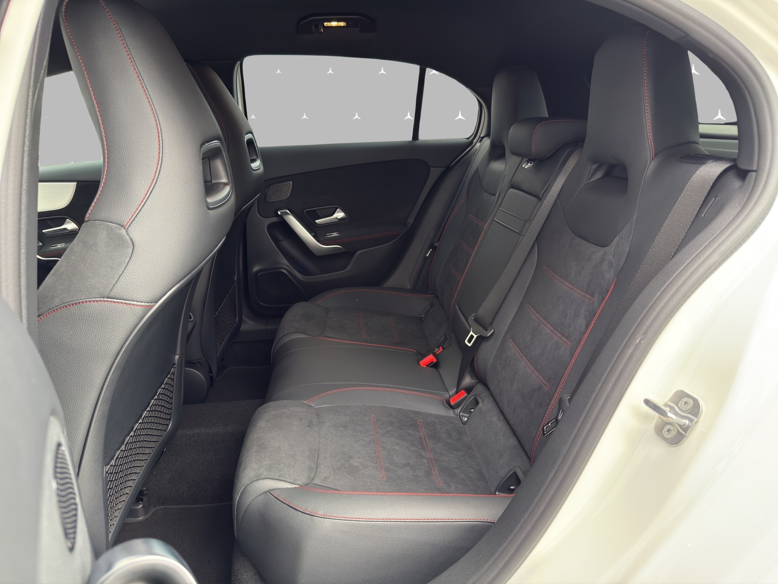 MERCEDES-BENZ A 200 Night Star 7G-DCT-image-9
