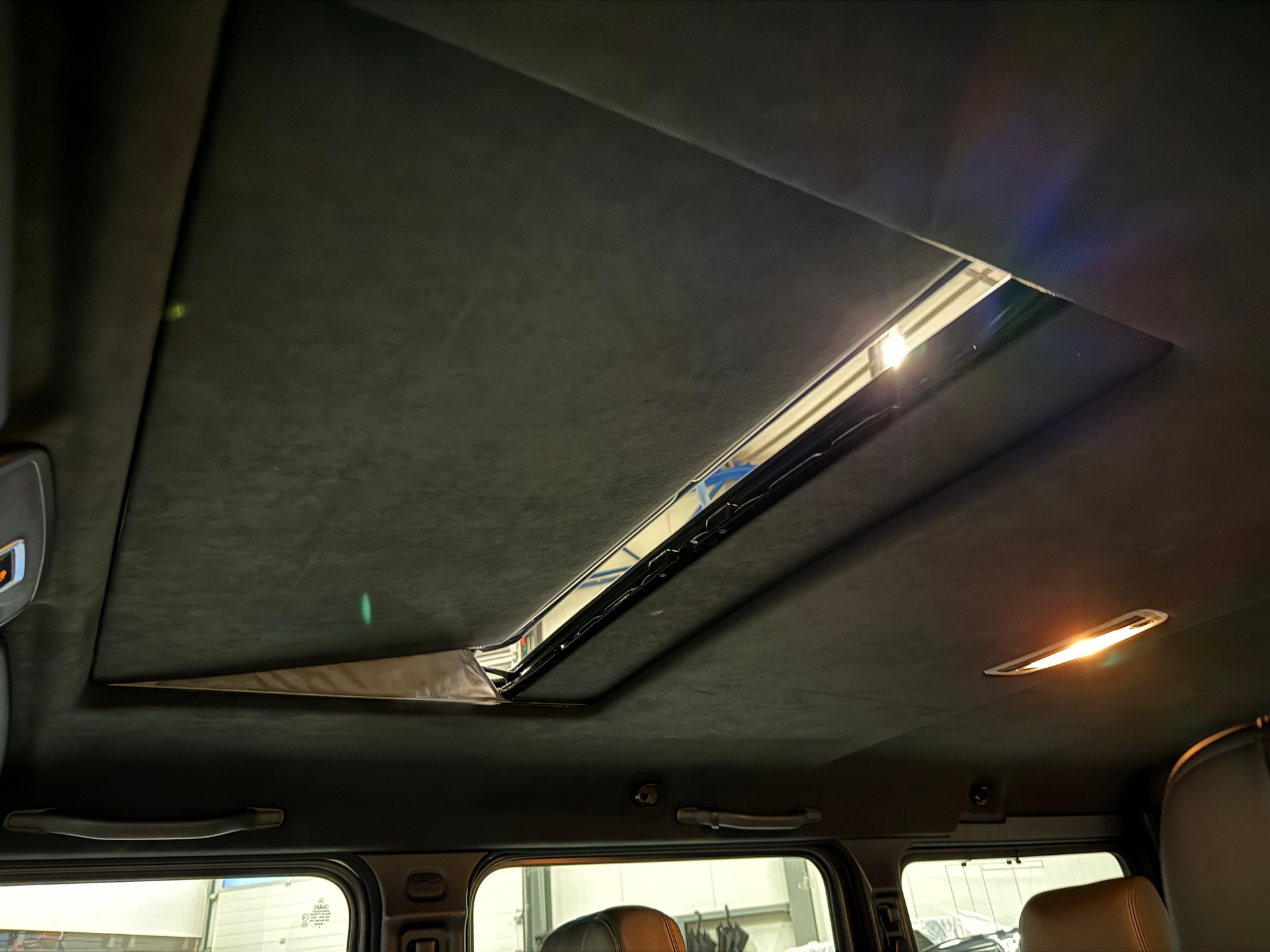 MERCEDES-BENZ G 500 lang Wagon-image-14