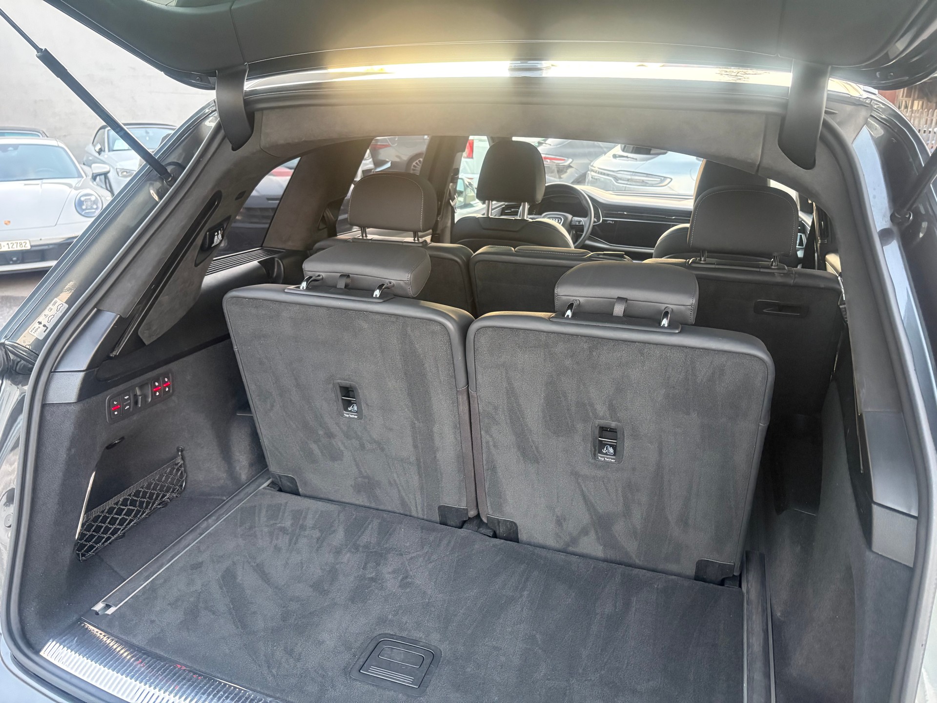 AUDI SQ7 4.0 TDI quattro tiptronic-image-17