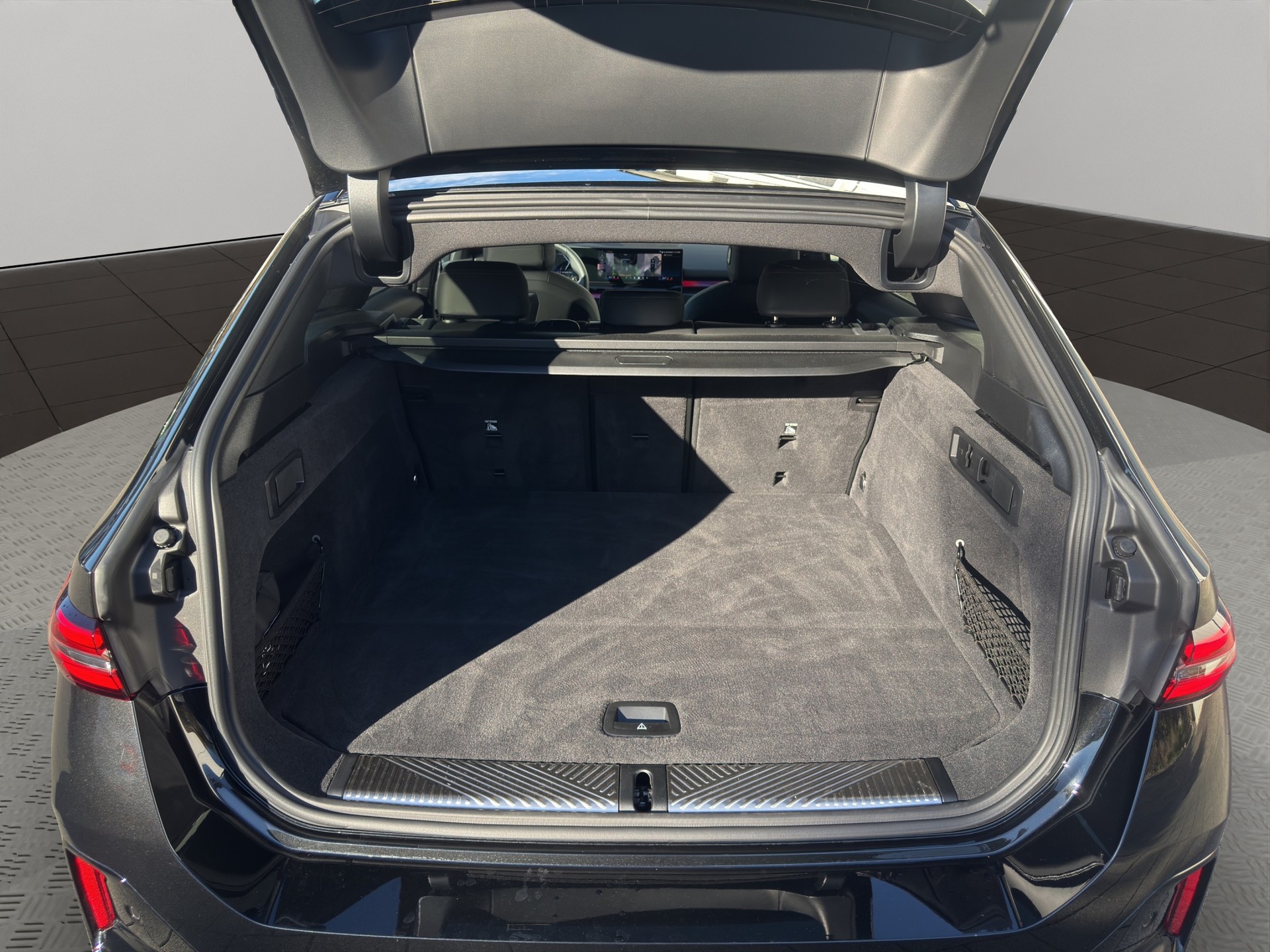 BMW 540d xDrive 48V M Sport Pro Steptronic-image-21