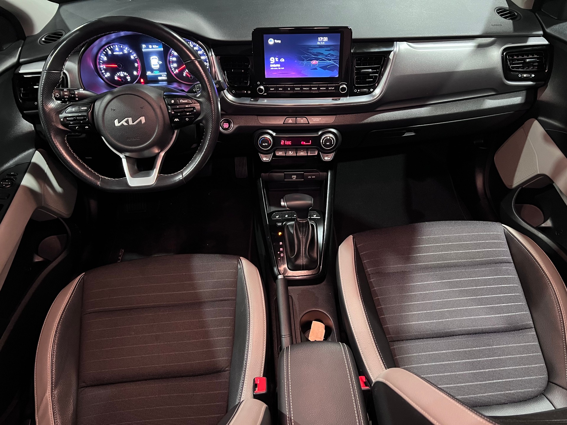 KIA Stonic 1.0 T-GDI MHEV GT-Line DCT-image-9