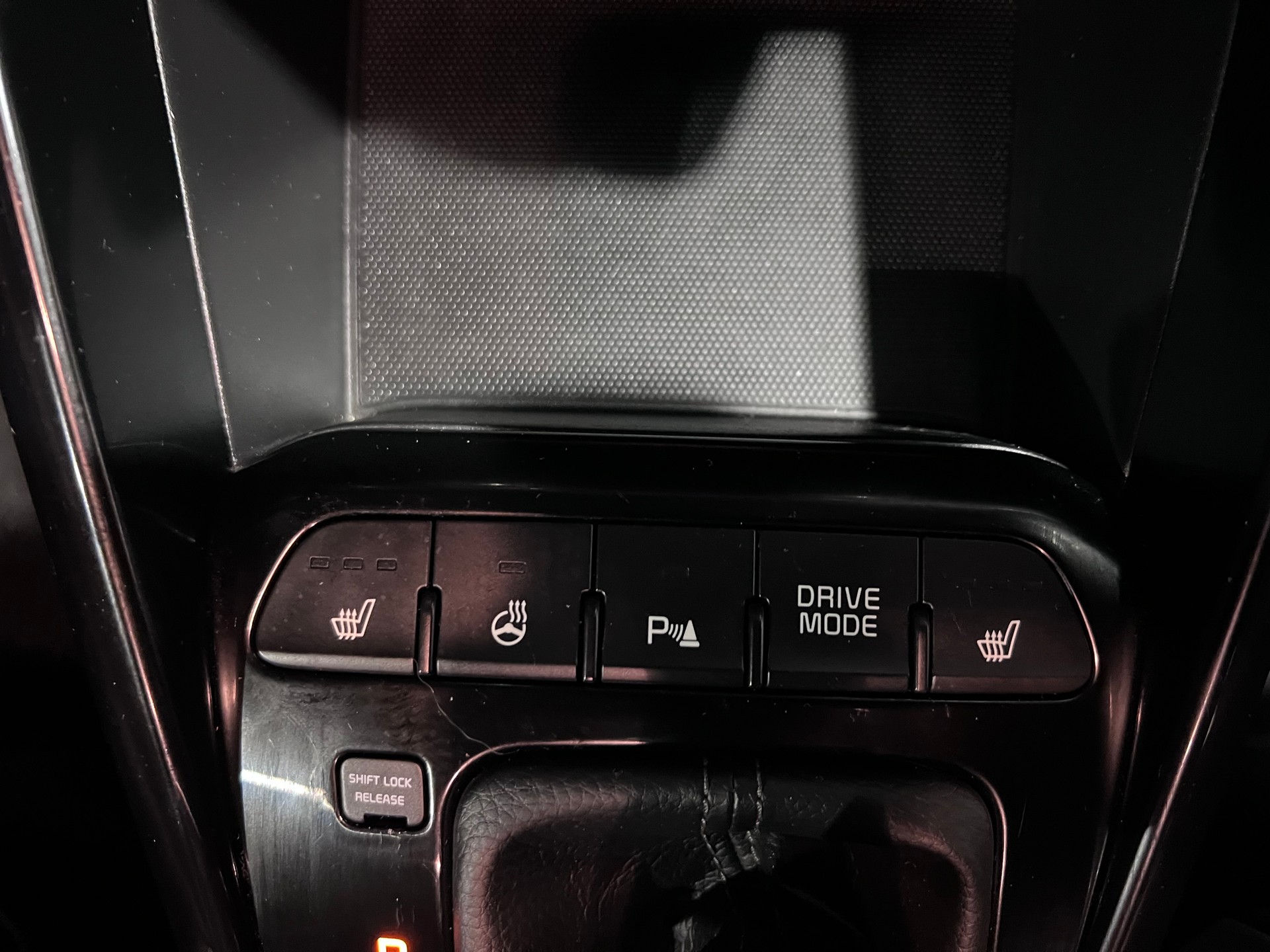 KIA Stonic 1.0 T-GDI MHEV GT-Line DCT-image-17