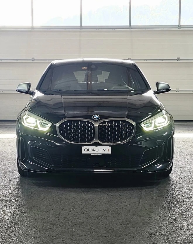 BMW M135i xDrive Steptronic *CH-Fahrzeug*-image-7