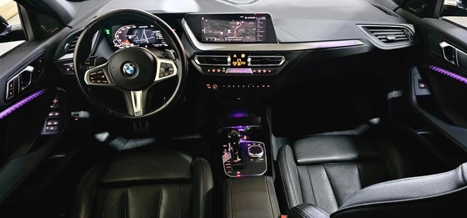 BMW M135i xDrive Steptronic *CH-Fahrzeug*-image-10