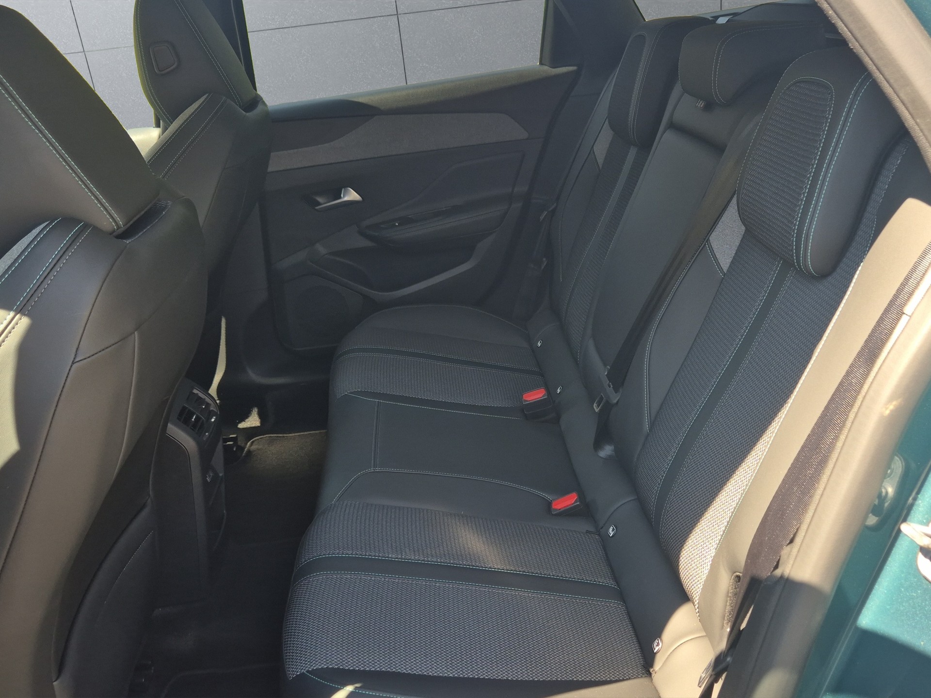PEUGEOT 308 SW 1.2T Allure Pack EAT8-image-11