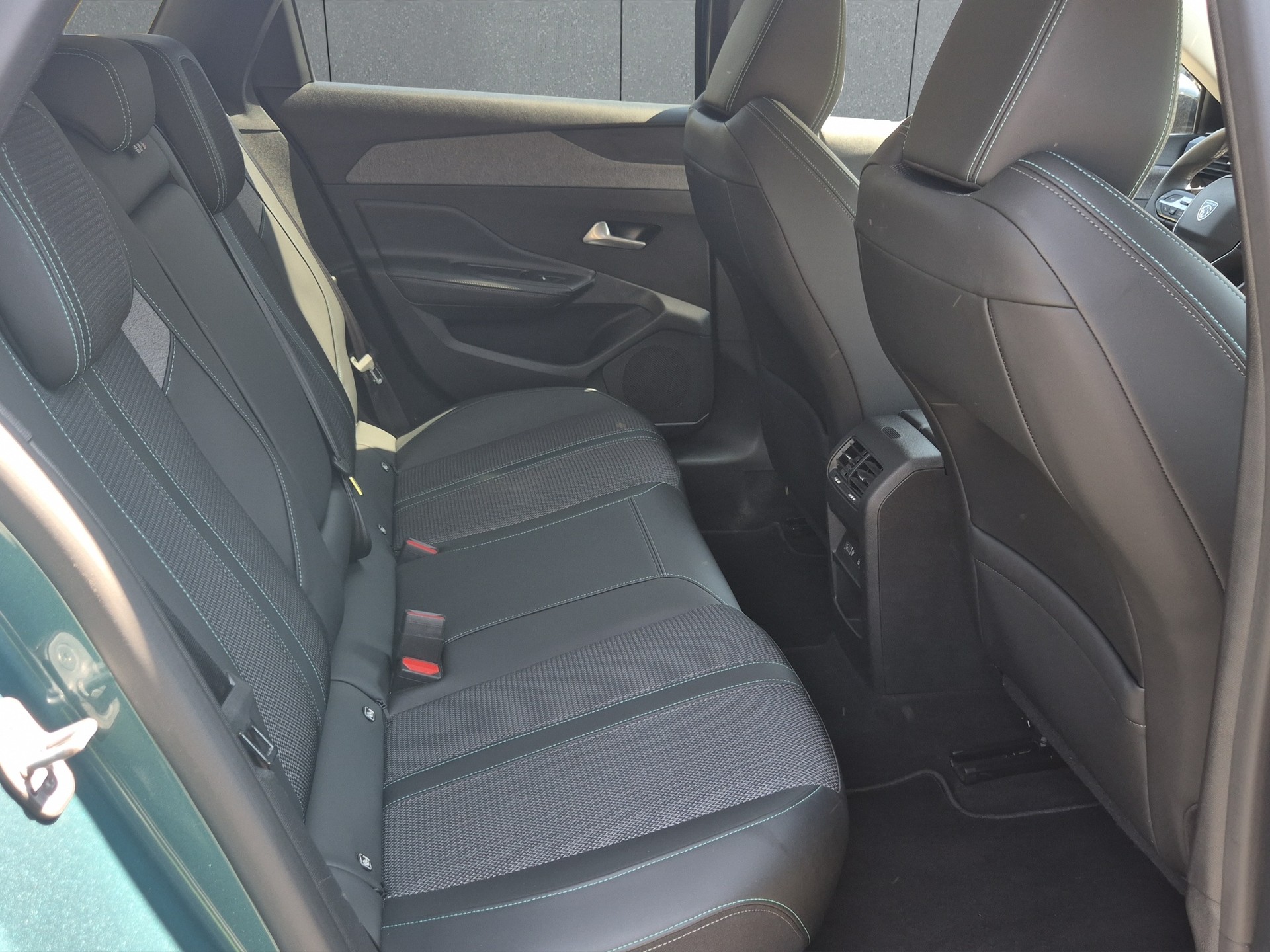 PEUGEOT 308 SW 1.2T Allure Pack EAT8-image-16
