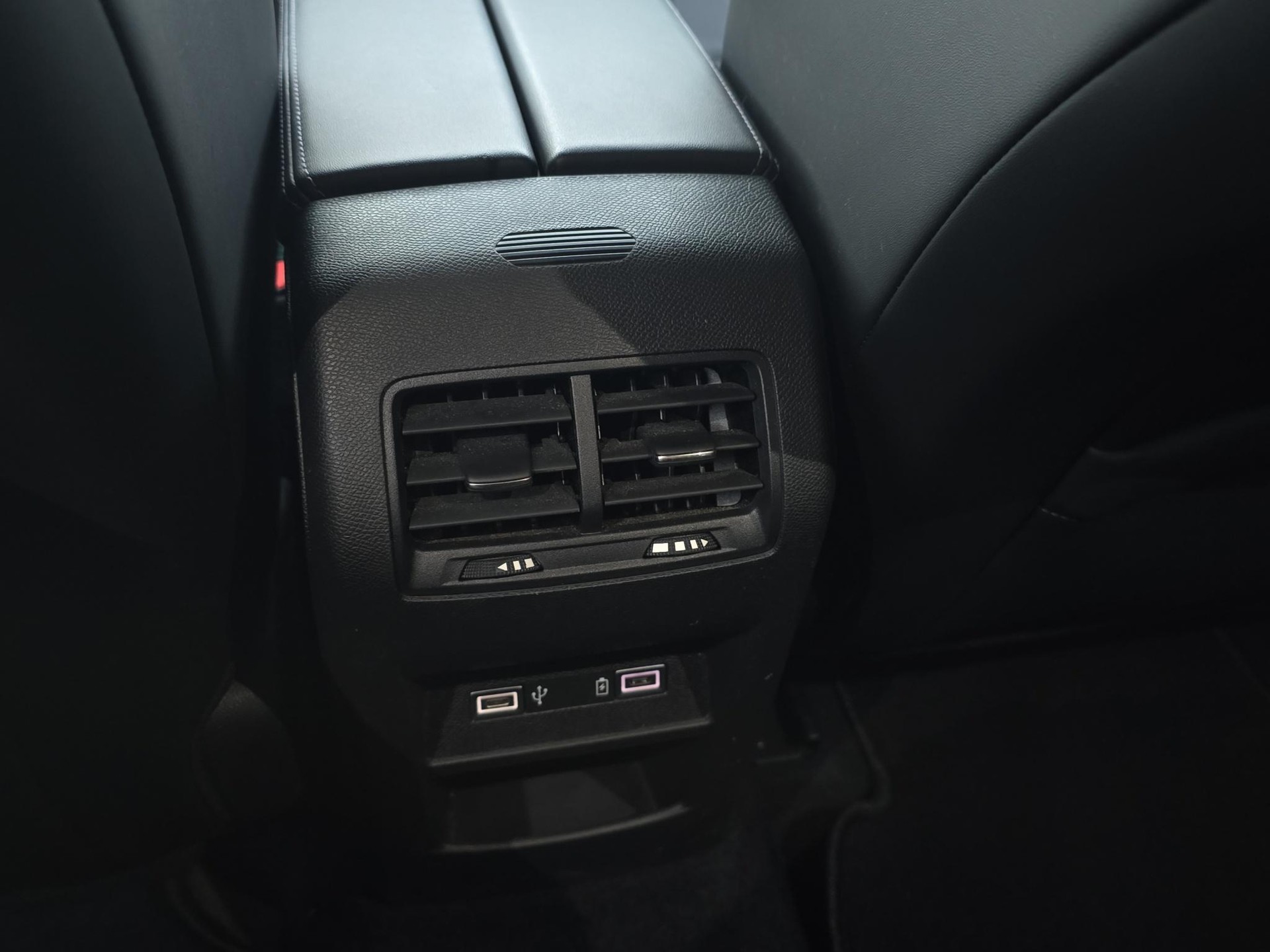 PEUGEOT 308 SW 1.2T Allure Pack EAT8-image-14