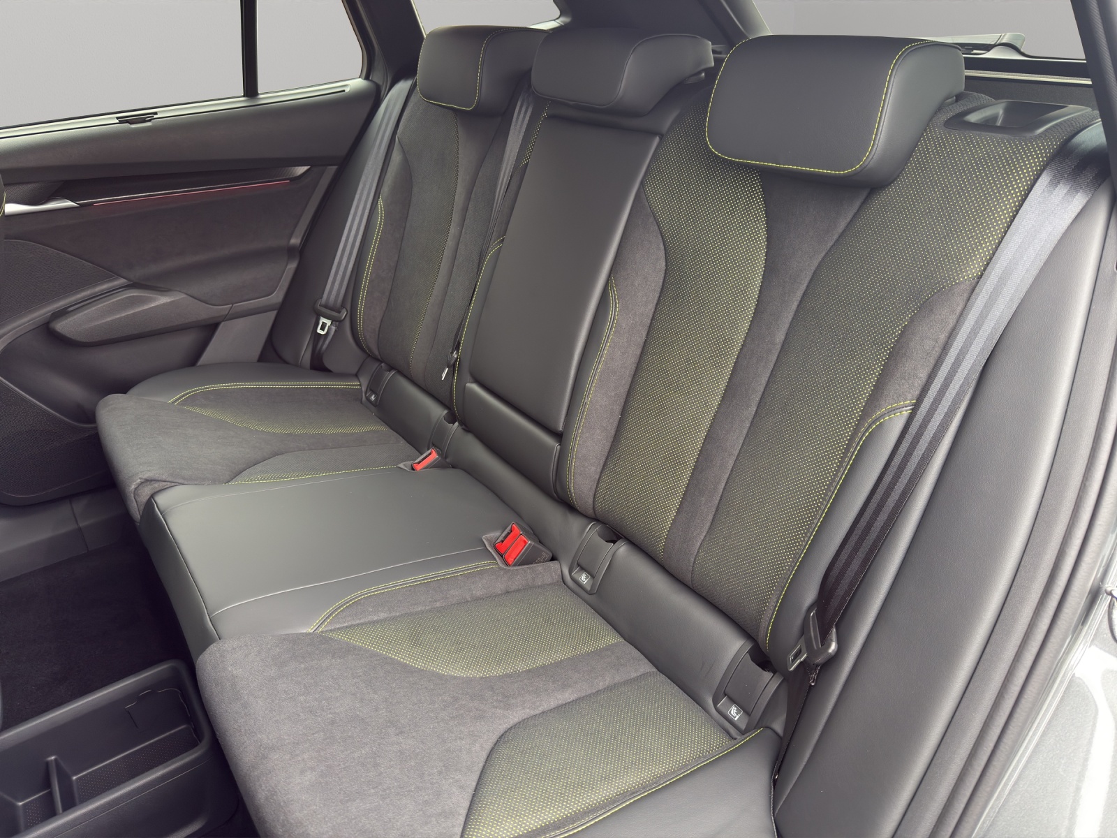 SKODA Enyaq 4x4 RS-image-8