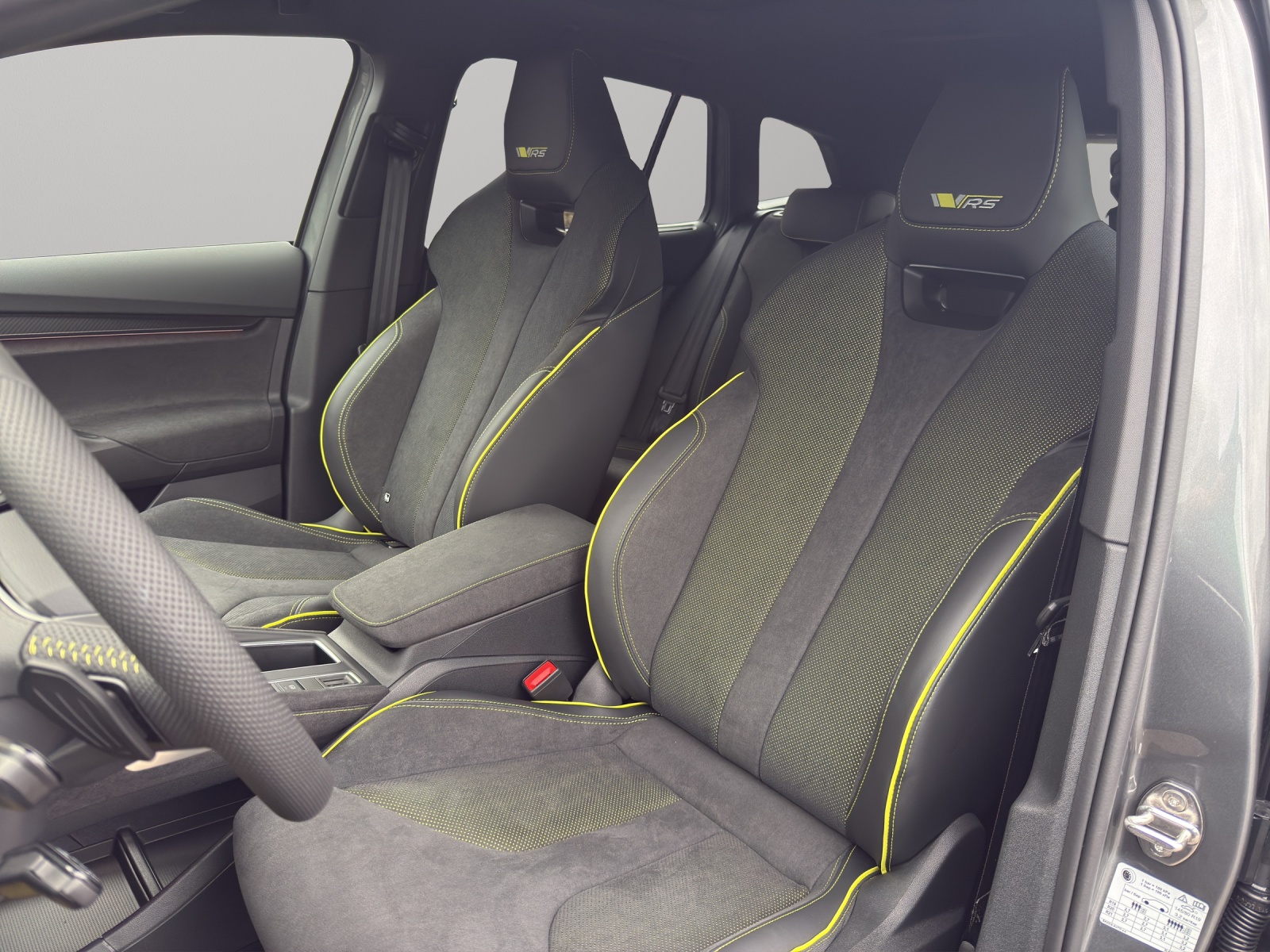 SKODA Enyaq 4x4 RS-image-5