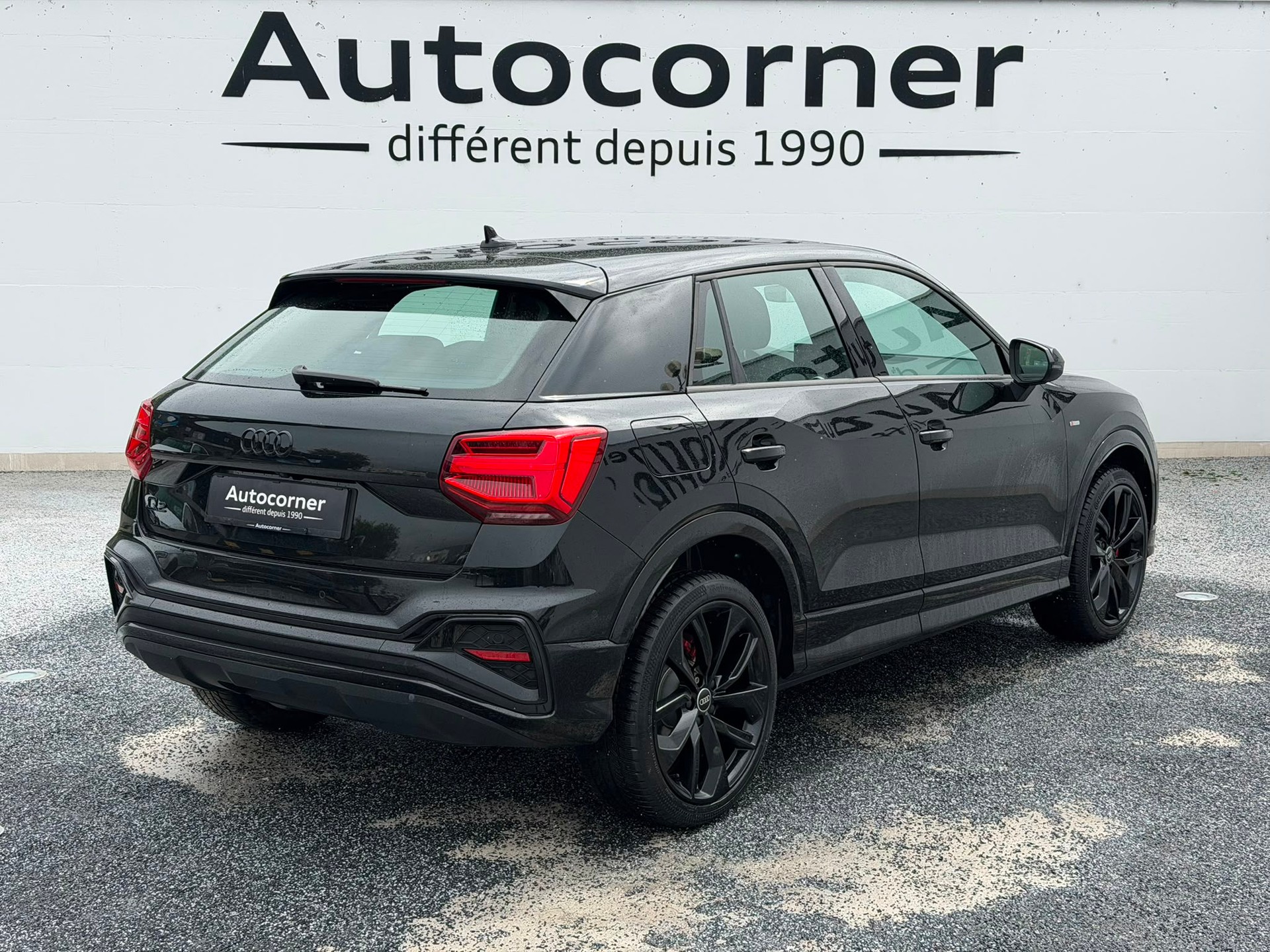 AUDI Q2 35 TFSI S line-image-4