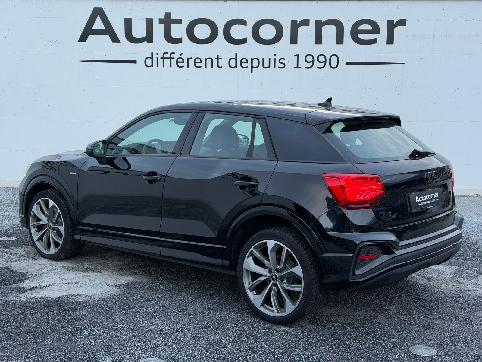 AUDI Q2 35 TFSI S line-image-3