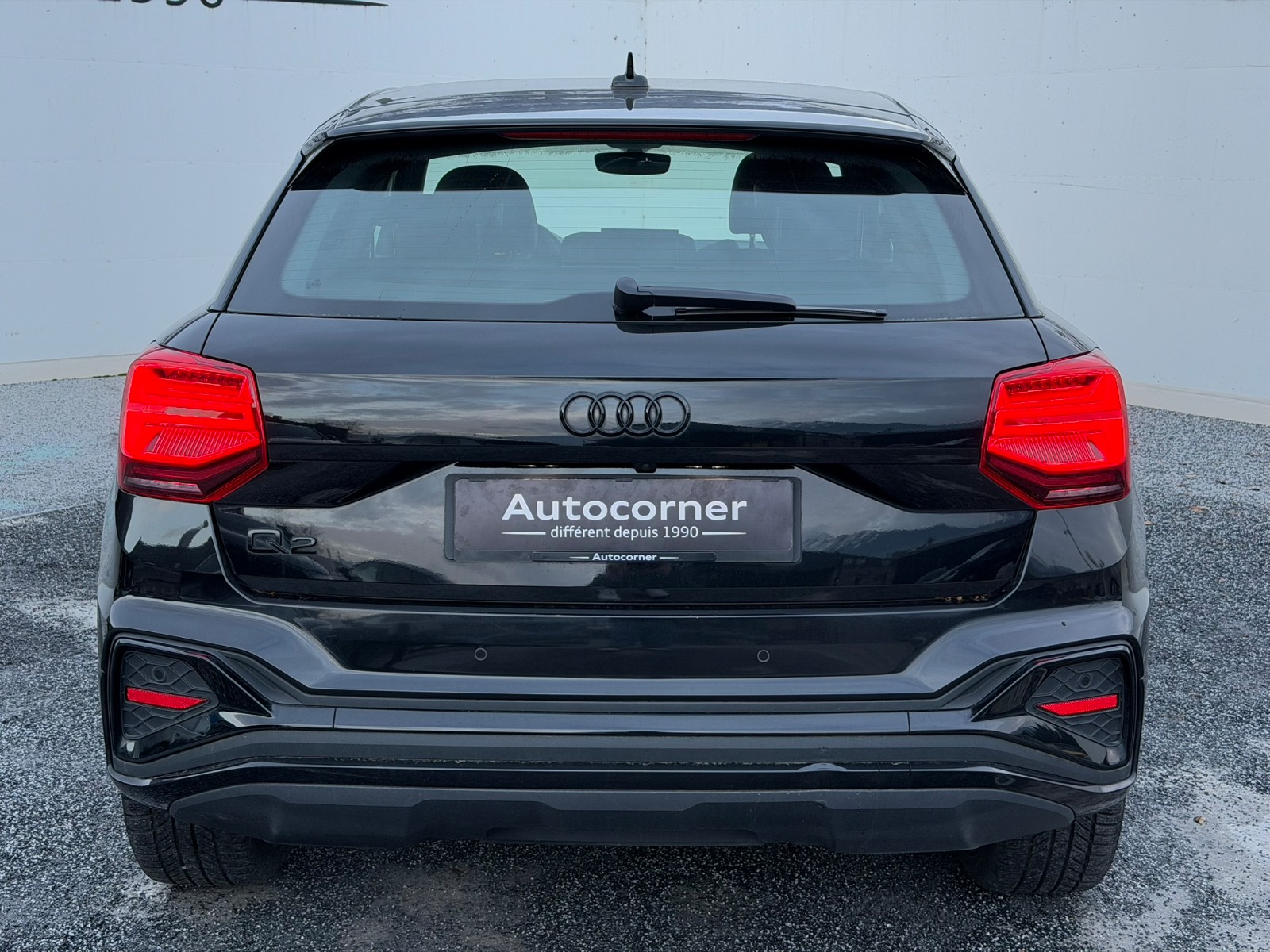 AUDI Q2 35 TFSI S line-image-4