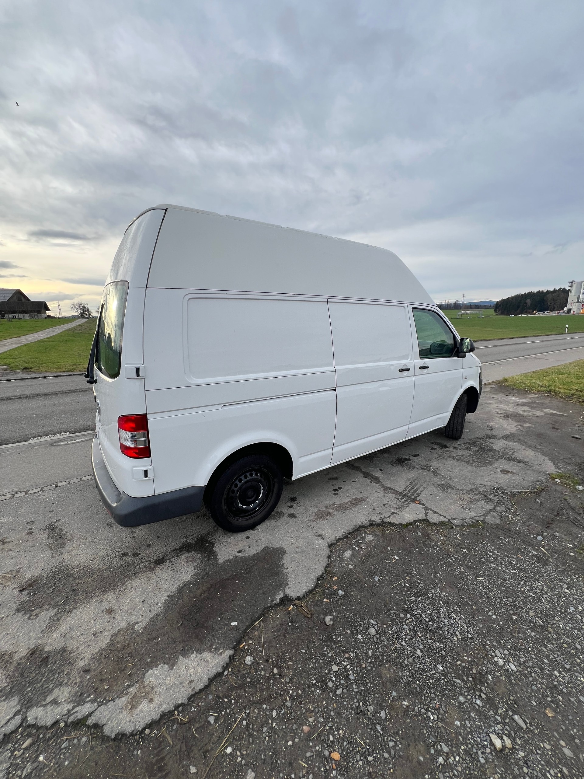VW T5 2.0 TDI-image-5