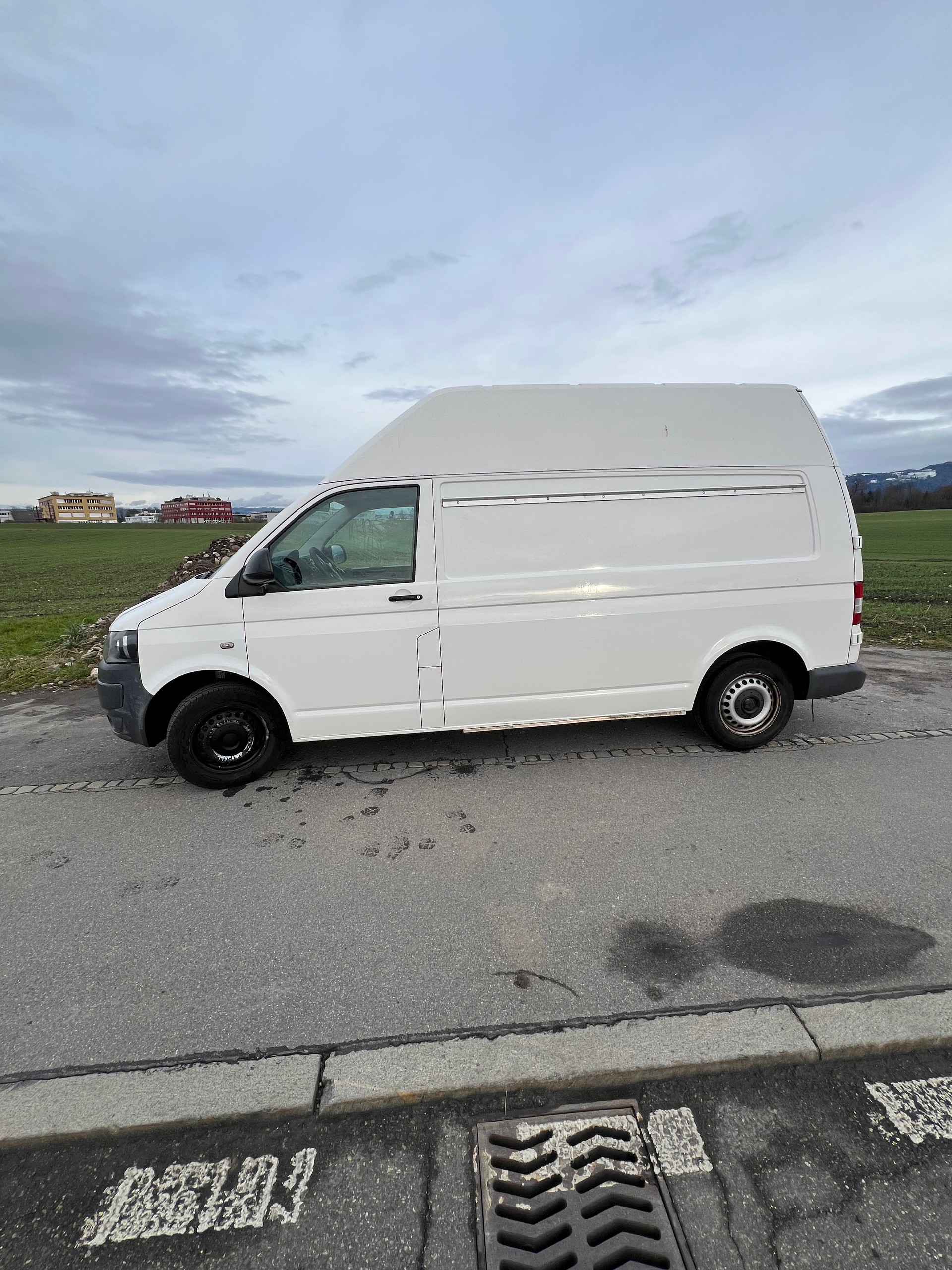 VW T5 2.0 TDI-image-2
