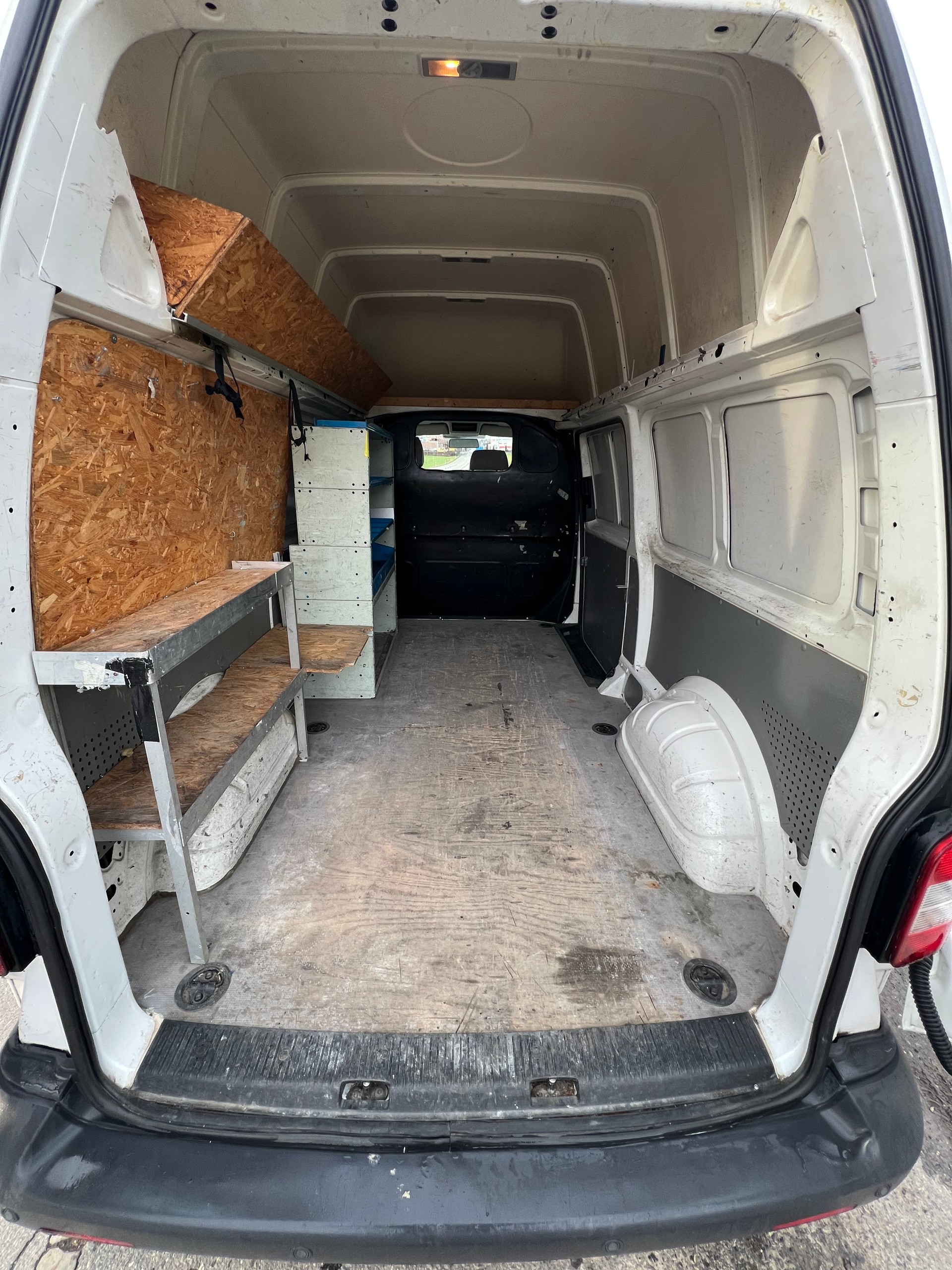 VW T5 2.0 TDI-image-8