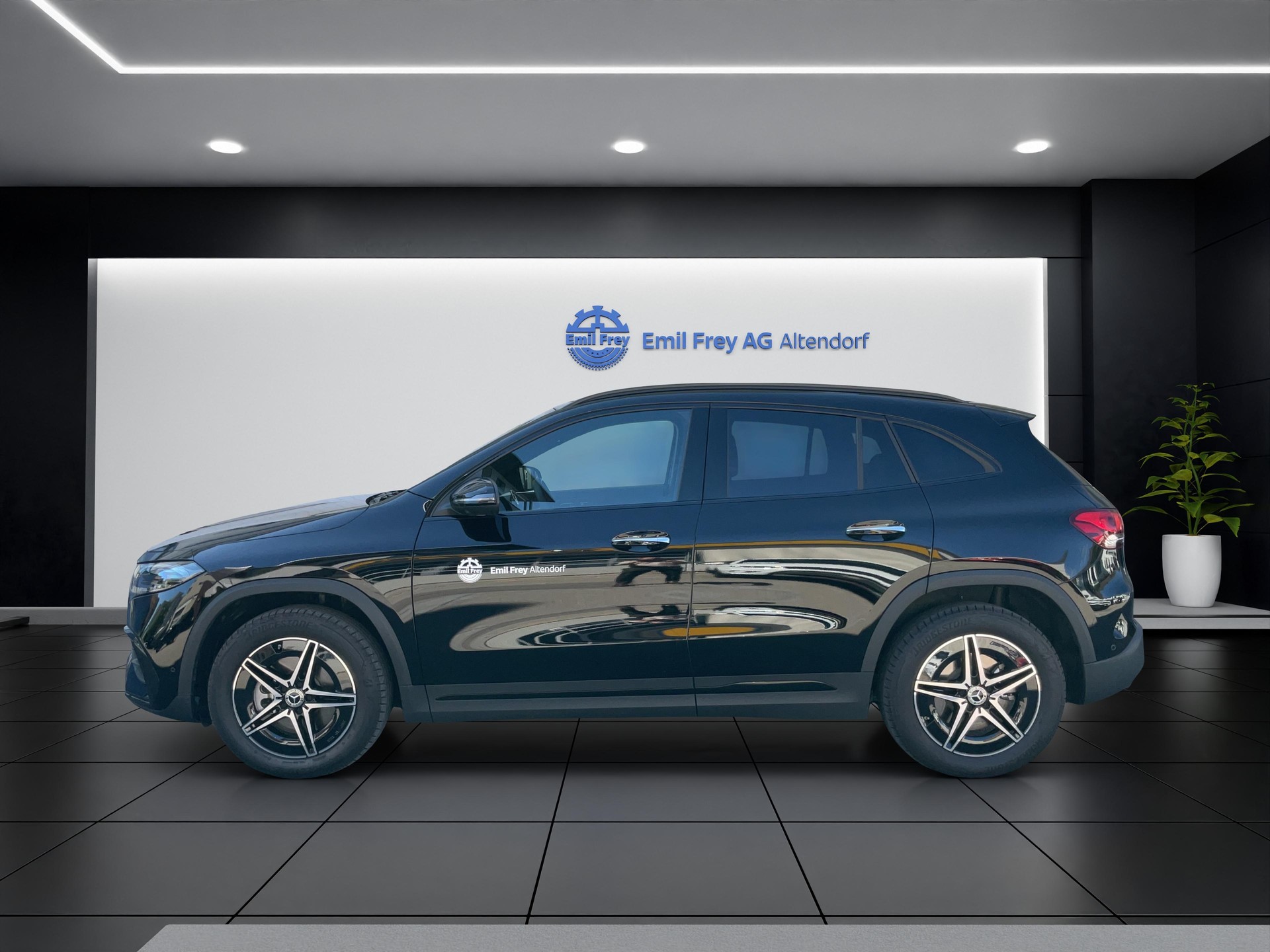 MERCEDES-BENZ EQA 350 4MATIC AMG Line-showroom-element-2