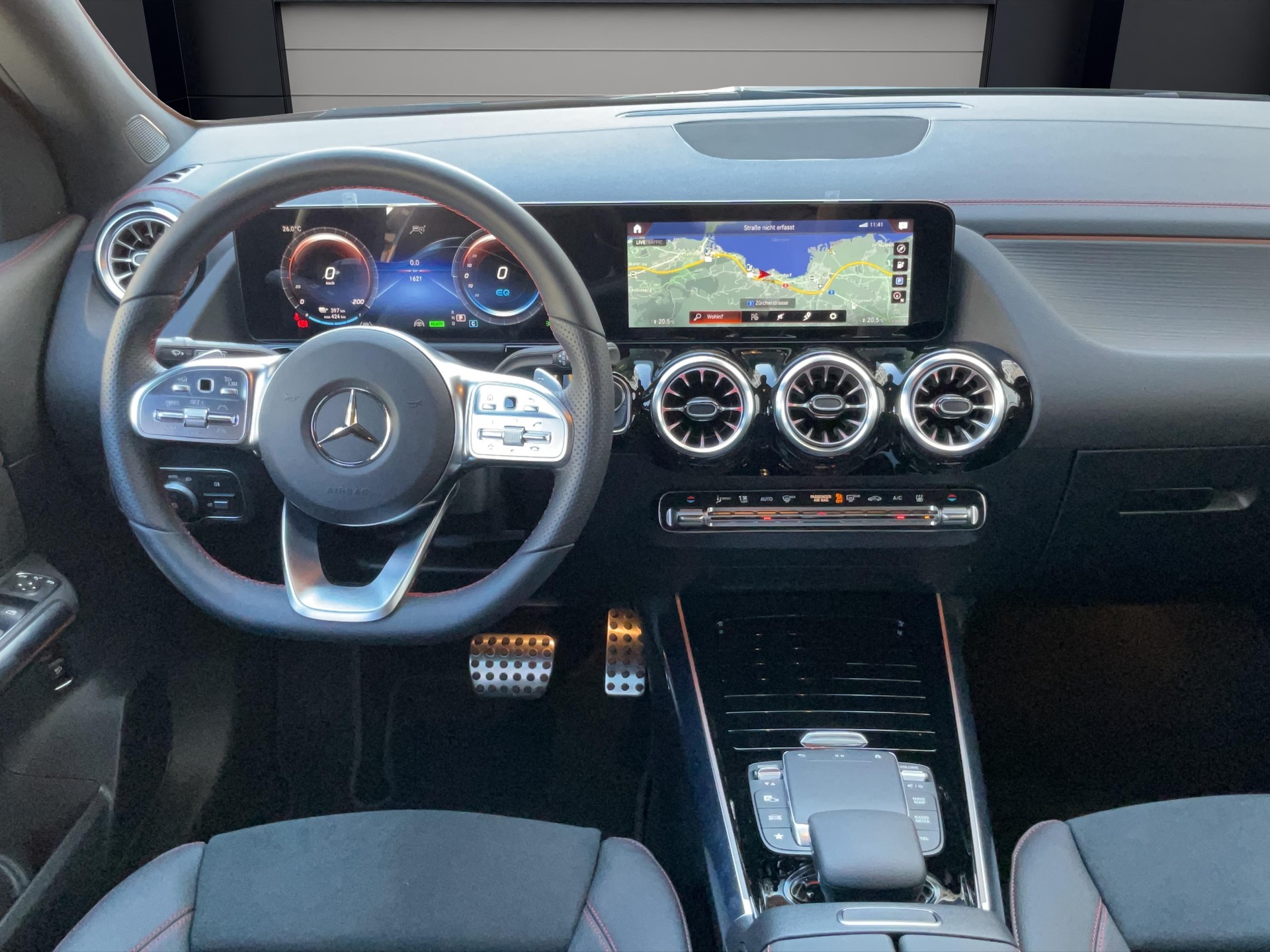 MERCEDES-BENZ EQA 350 4MATIC AMG Line-image-4