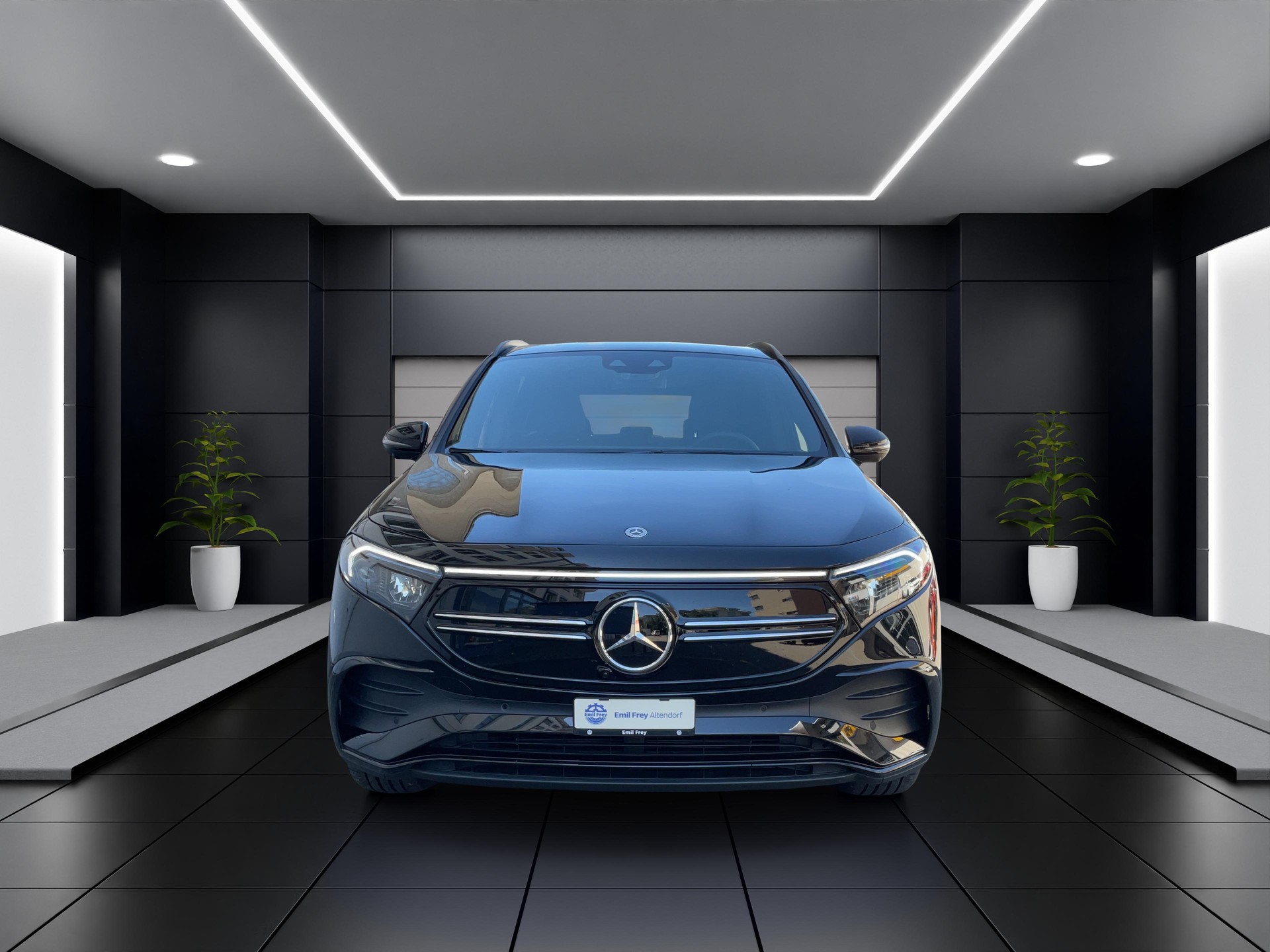 MERCEDES-BENZ EQA 350 4MATIC AMG Line-showroom-element-1