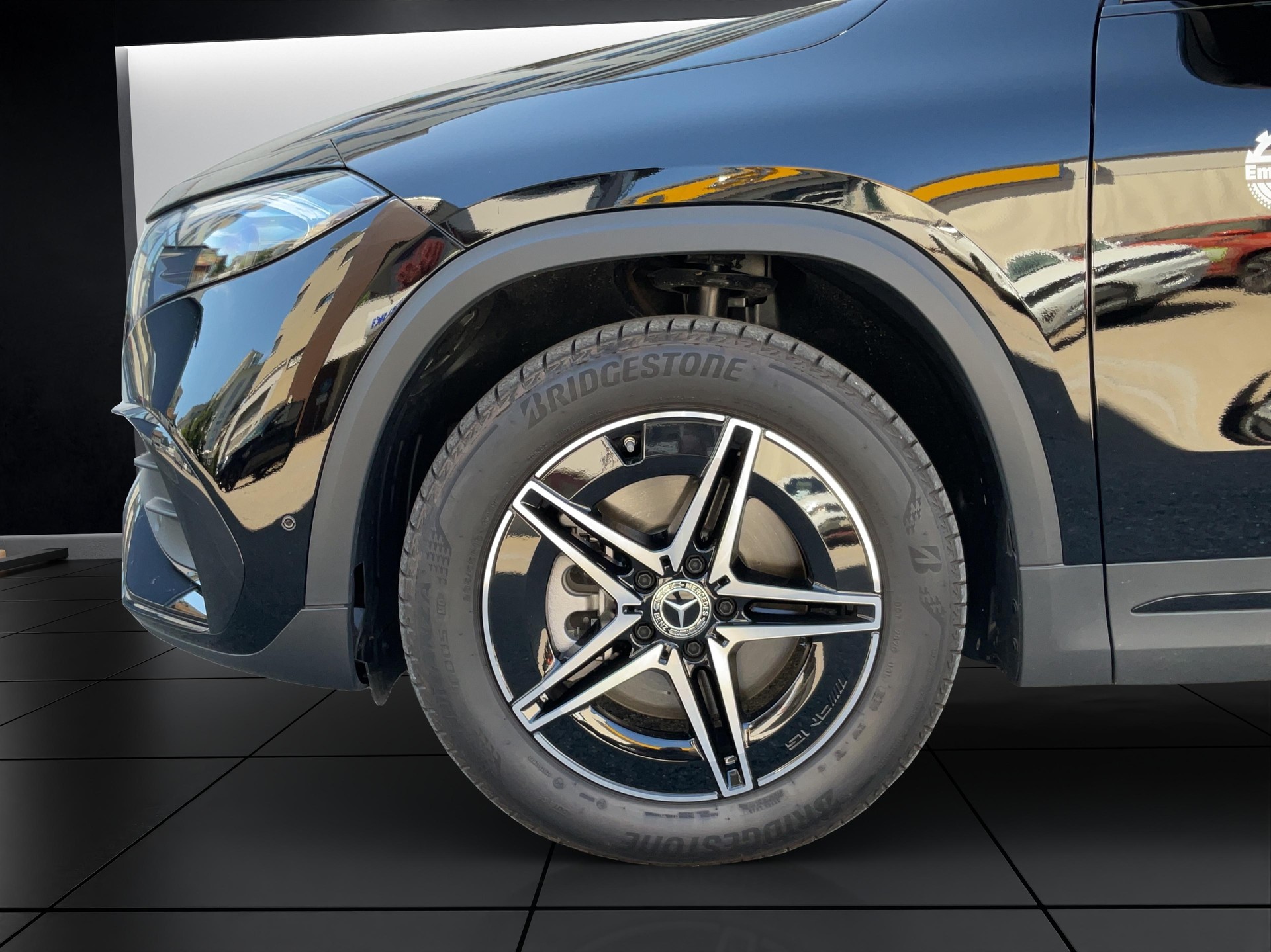 MERCEDES-BENZ EQA 350 4MATIC AMG Line-image-9