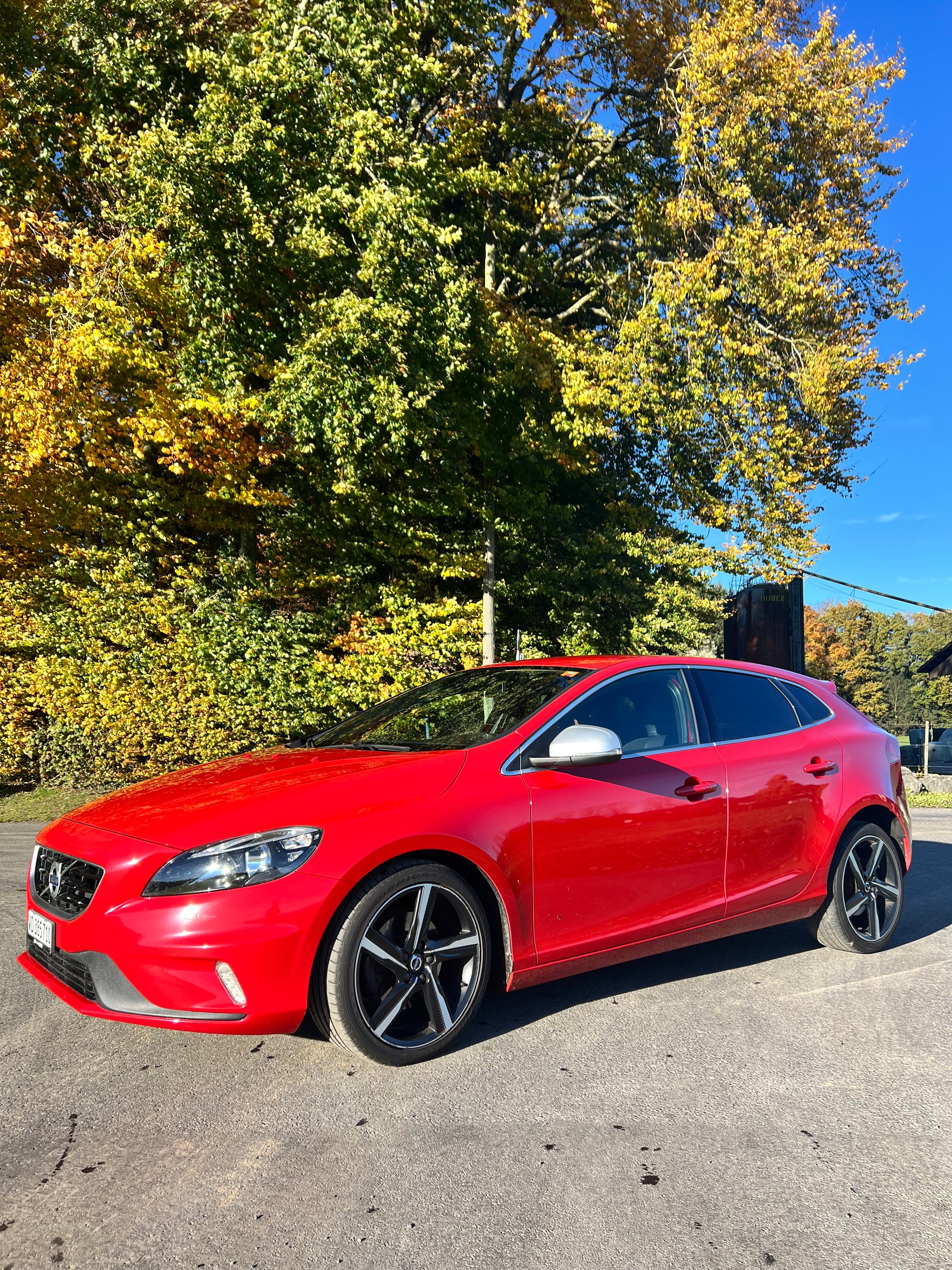 VOLVO V40 T3 Kinetic R-Design-image-1