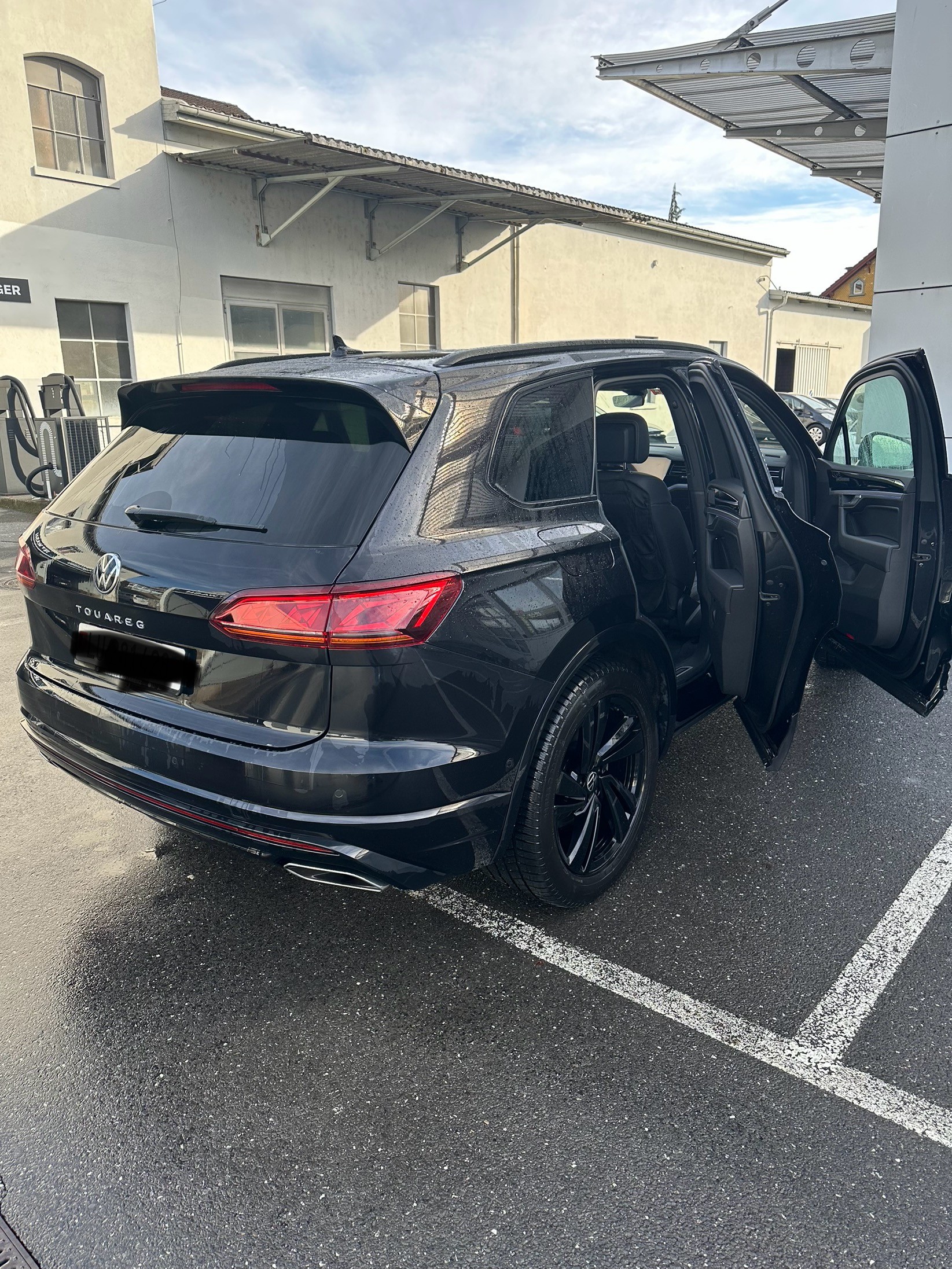 VW VW Touareg 3.0 R-L DT TDI A8-image-5
