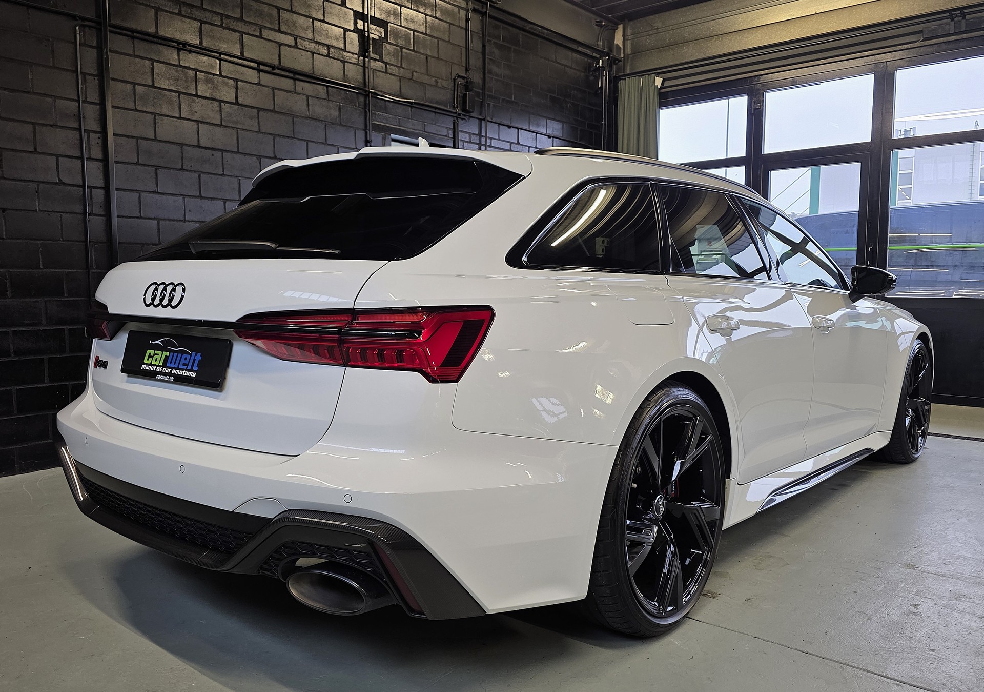AUDI RS6 Avant 4.0 TFSI V8 quattro *RS-DYNAMIK PLUS*-image-2