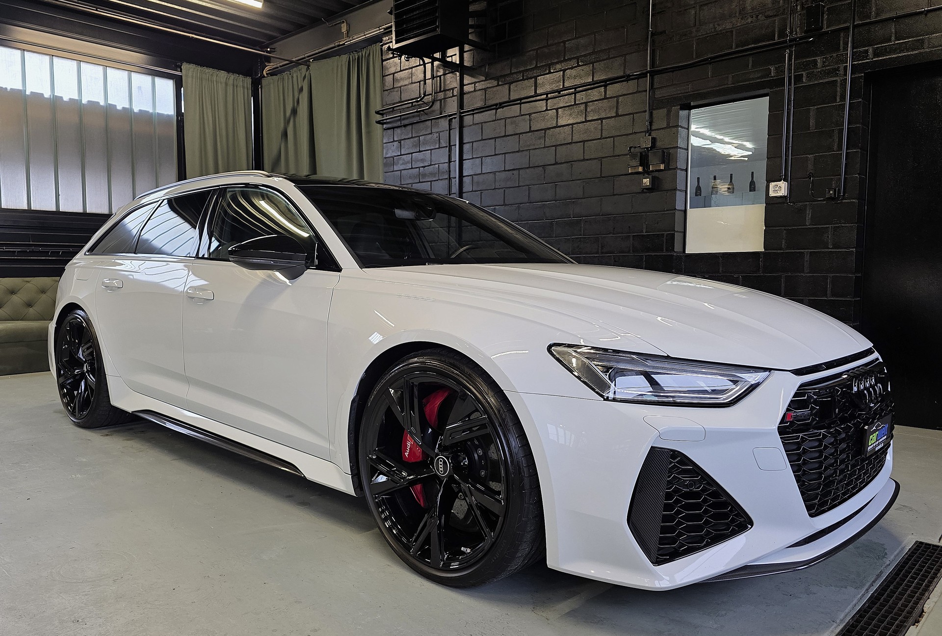 AUDI RS6 Avant 4.0 TFSI V8 quattro *RS-DYNAMIK PLUS*-image-6