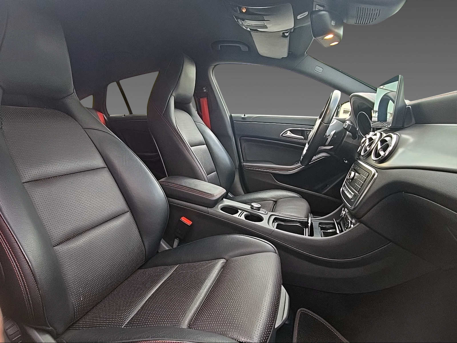 MERCEDES-BENZ CLA 250 4Matic Shooting Brake-image-13