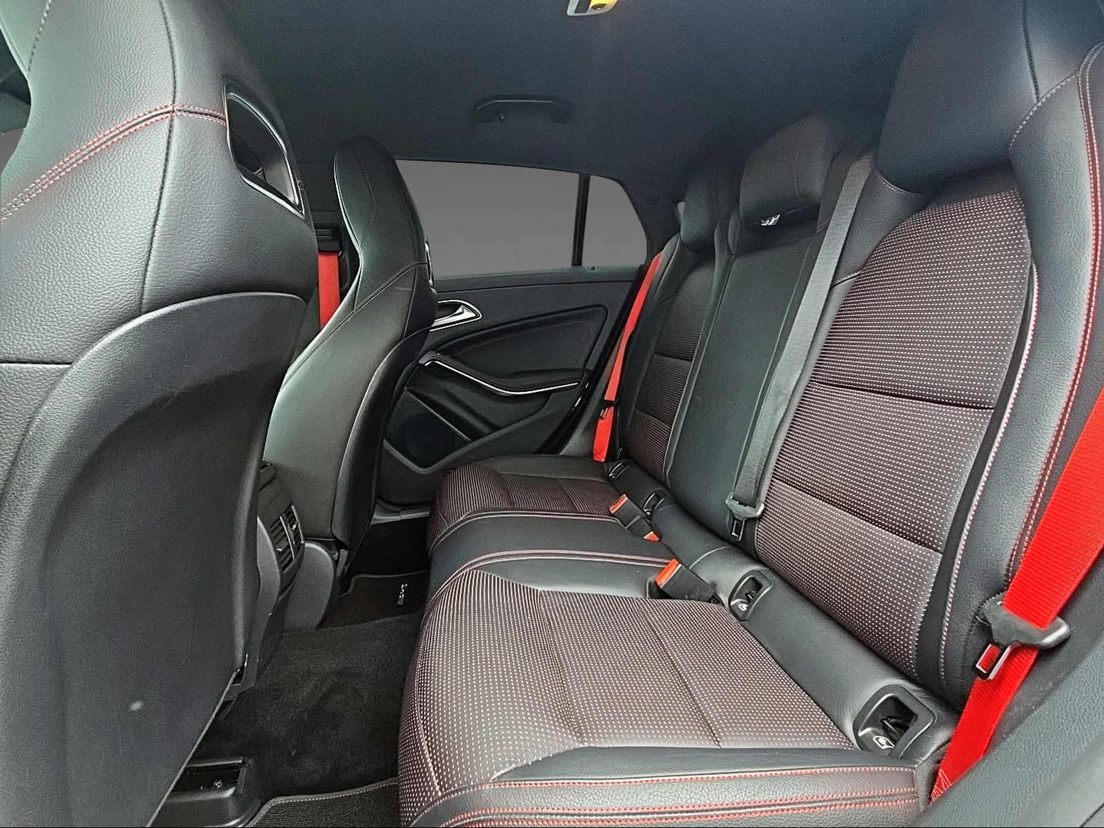MERCEDES-BENZ CLA 250 4Matic Shooting Brake-image-9