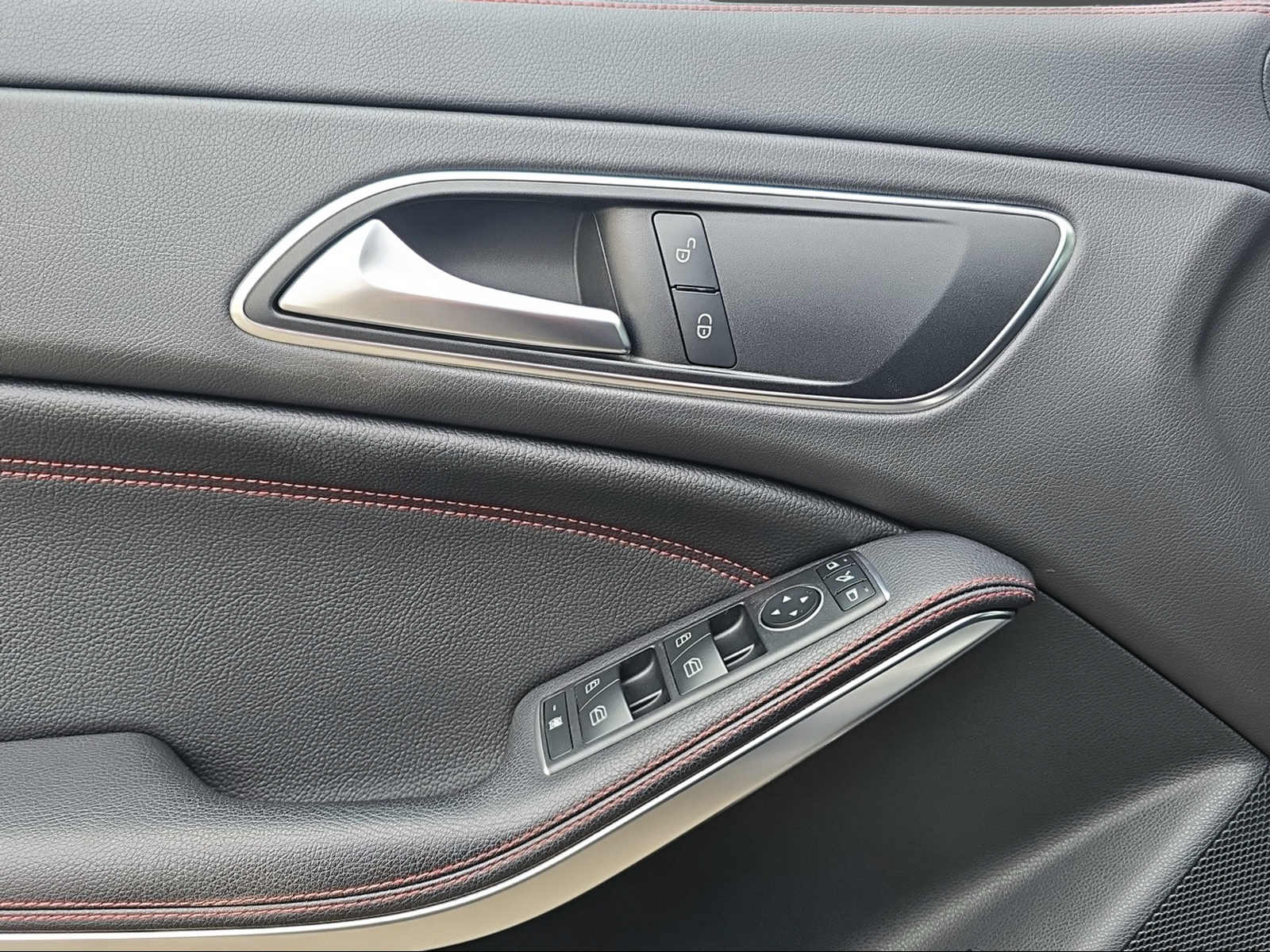 MERCEDES-BENZ CLA 250 4Matic Shooting Brake-image-10