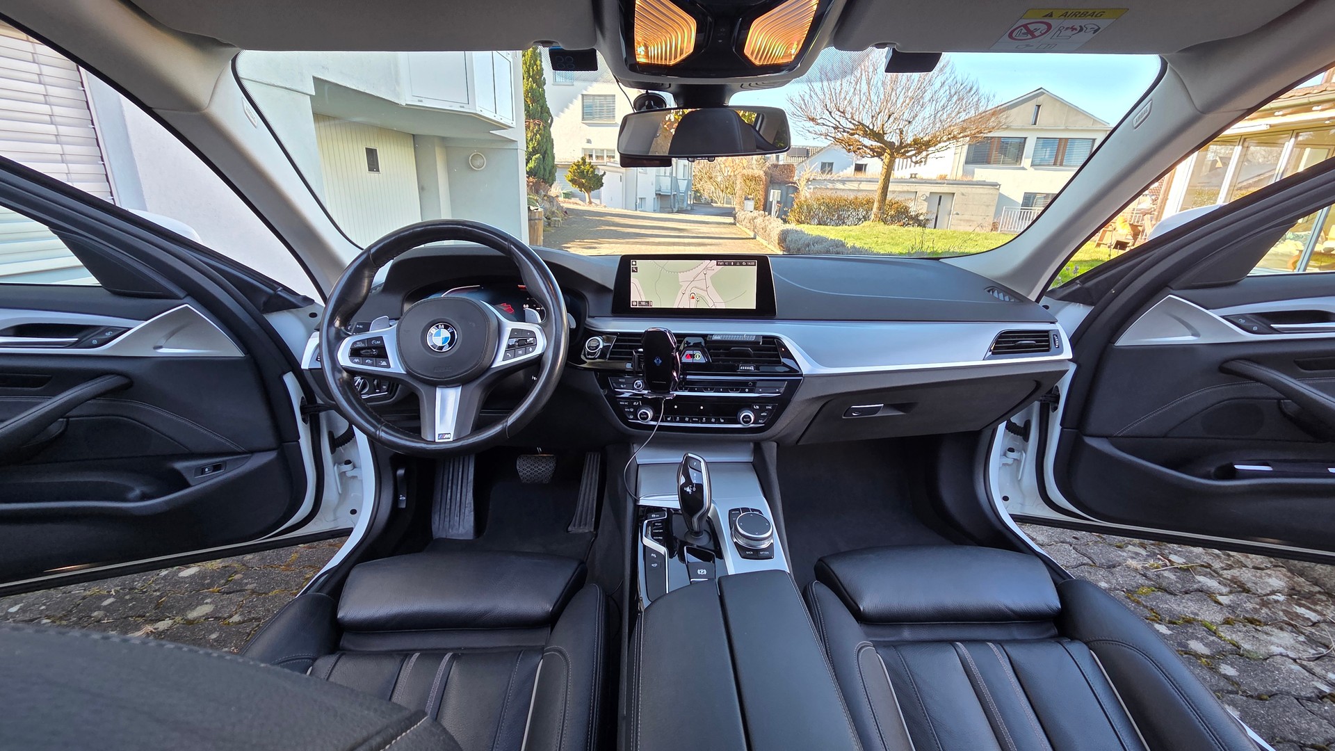 BMW 520d xDrive Touring Sport Line Steptronic-image-10