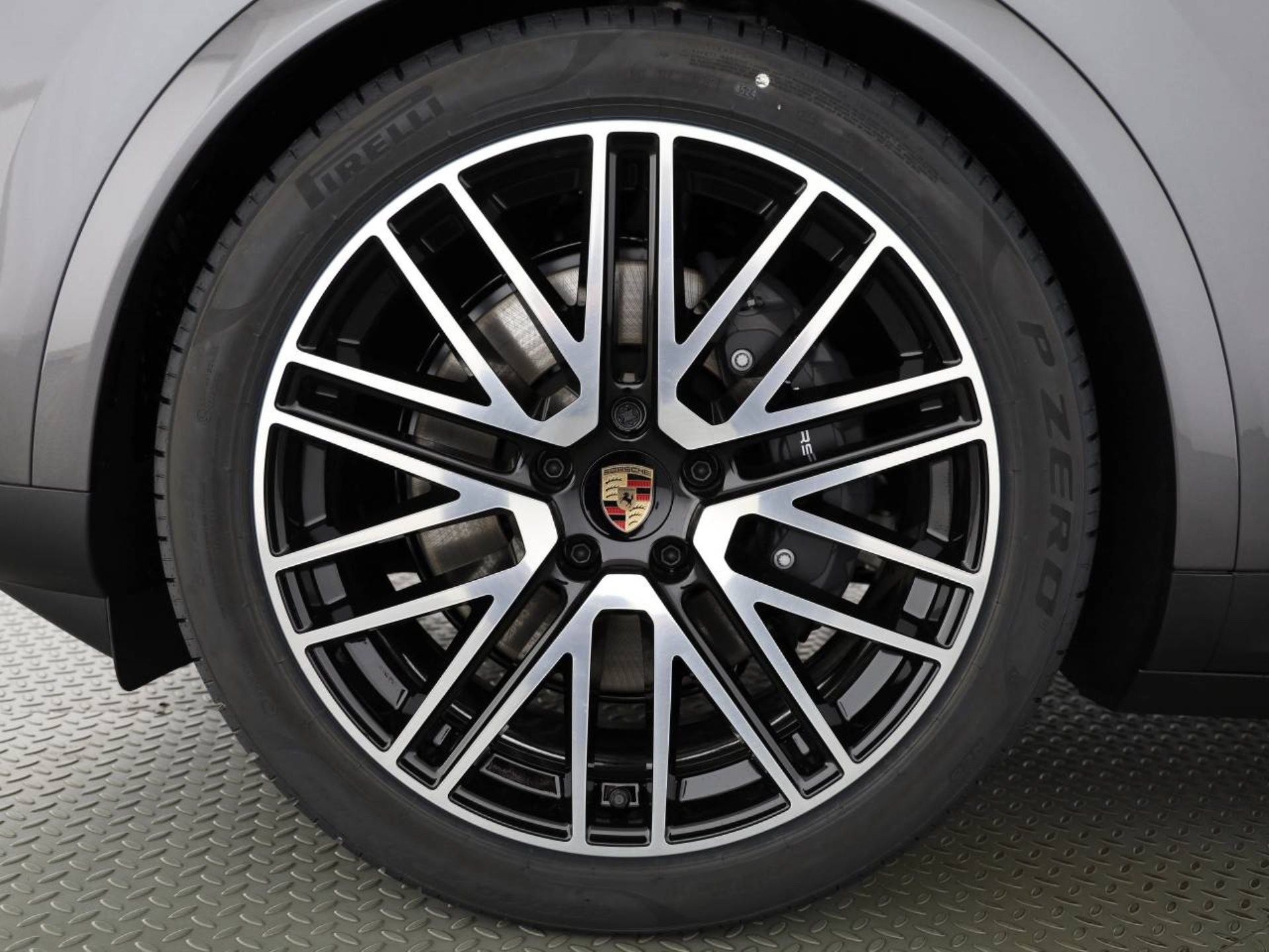 PORSCHE Cayenne E-Hybrid-image-5