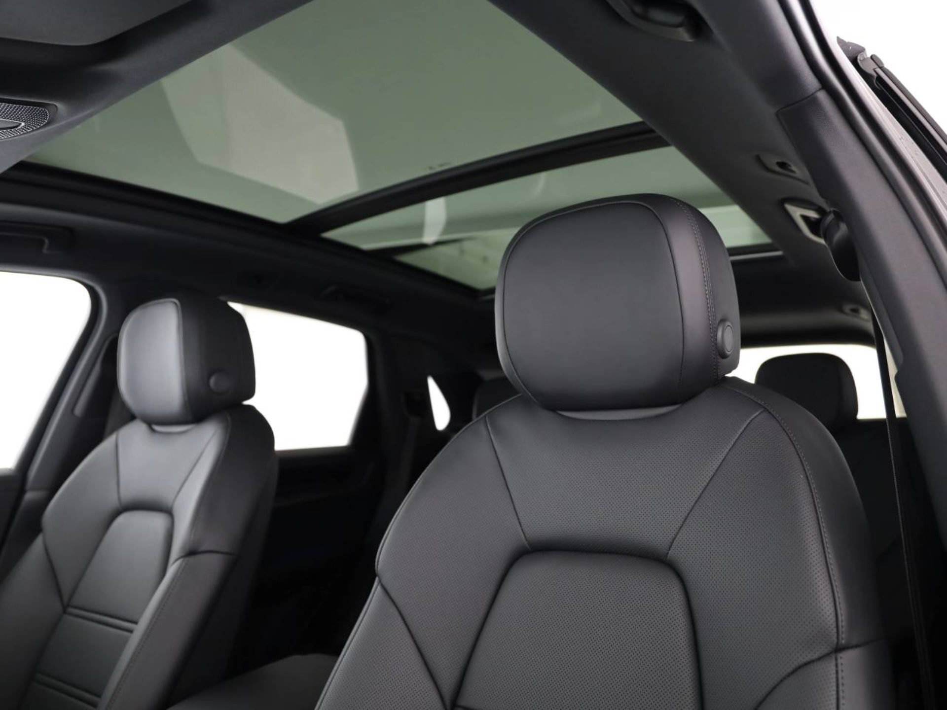 PORSCHE Cayenne E-Hybrid-image-16