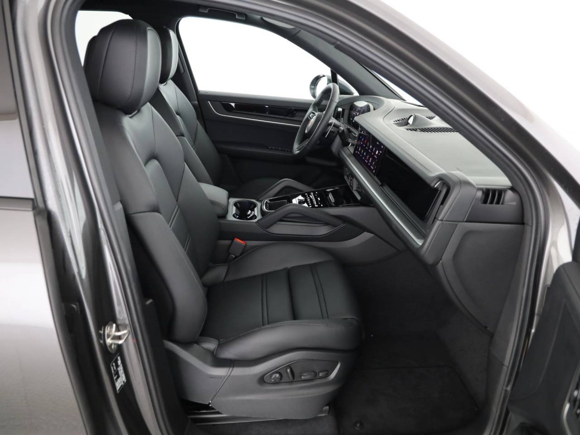 PORSCHE Cayenne E-Hybrid-image-15
