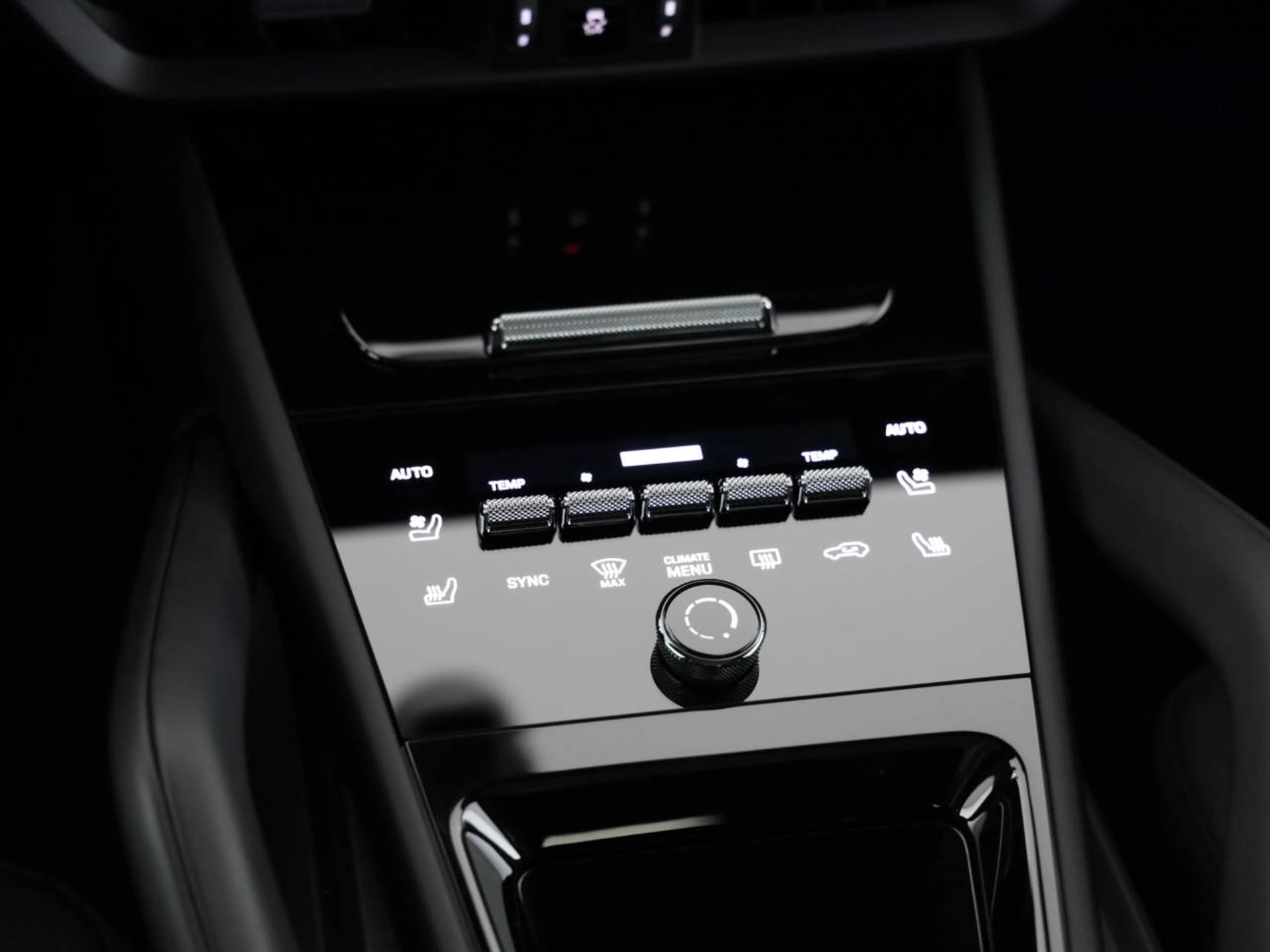PORSCHE Cayenne E-Hybrid-image-14