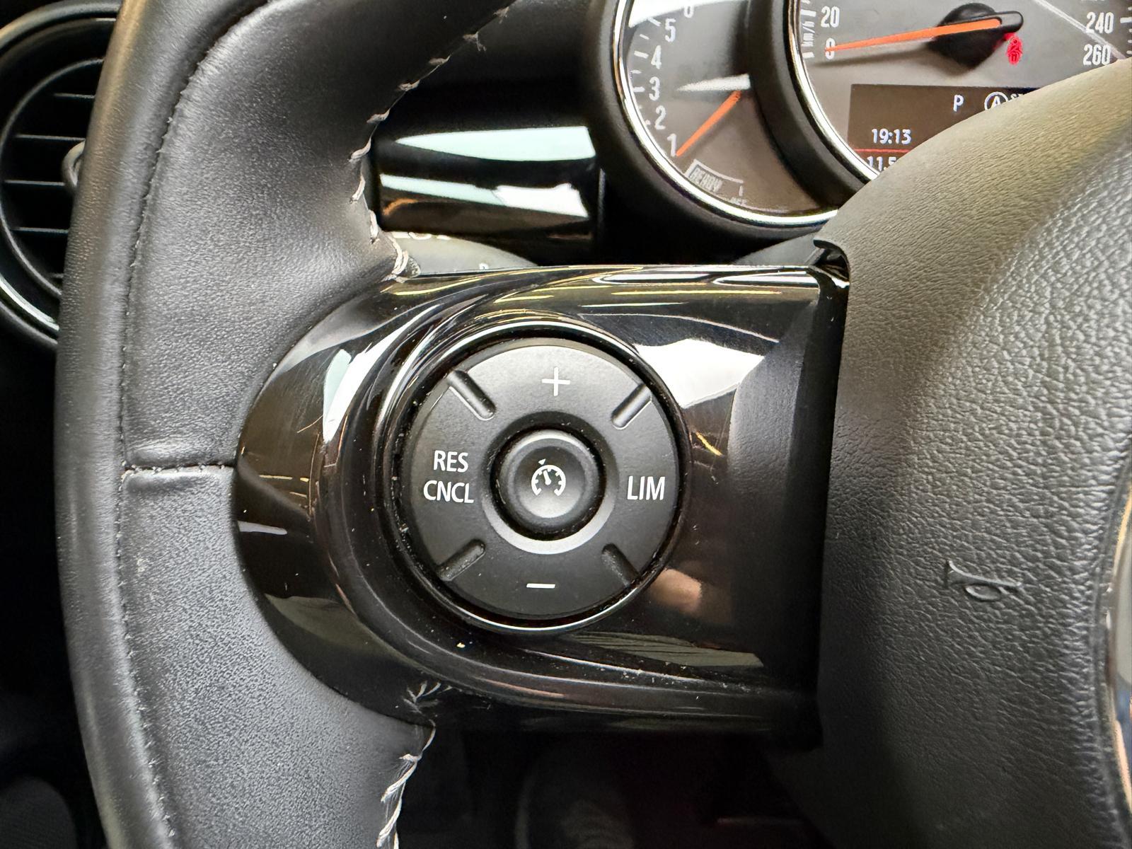MINI Cabrio F57 2.0i Cooper S-image-24