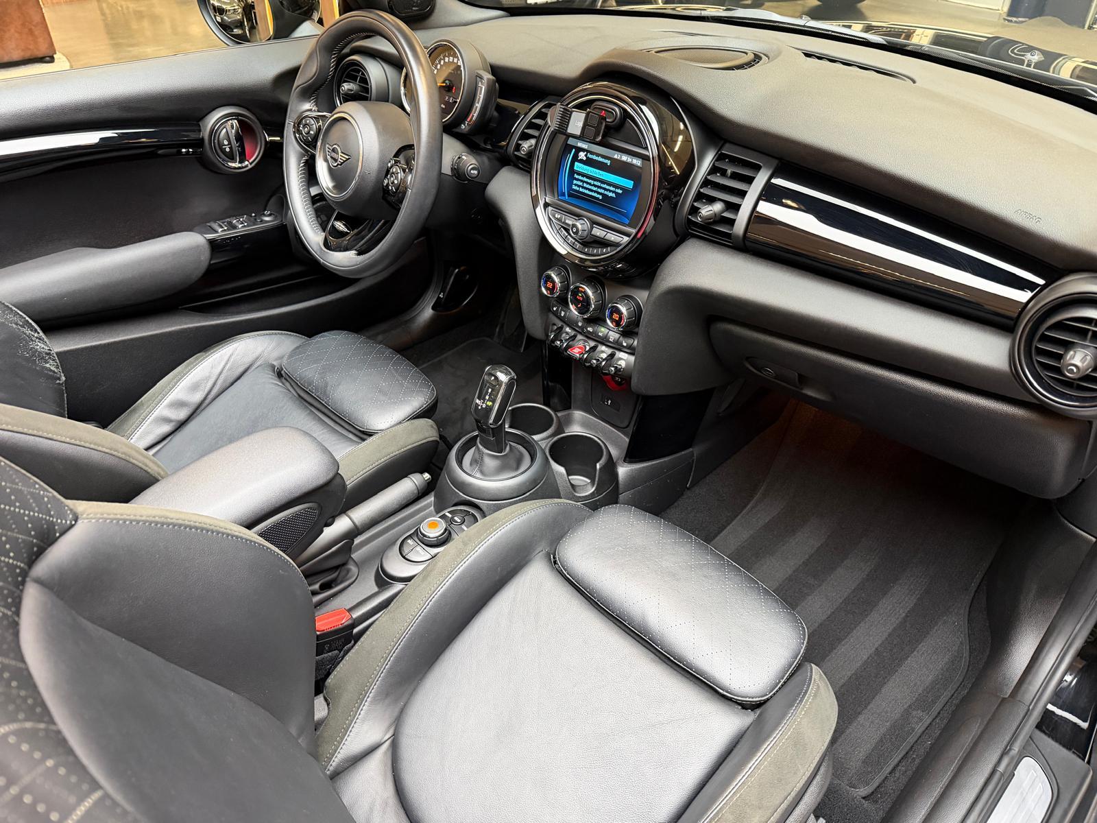 MINI Cabrio F57 2.0i Cooper S-image-16