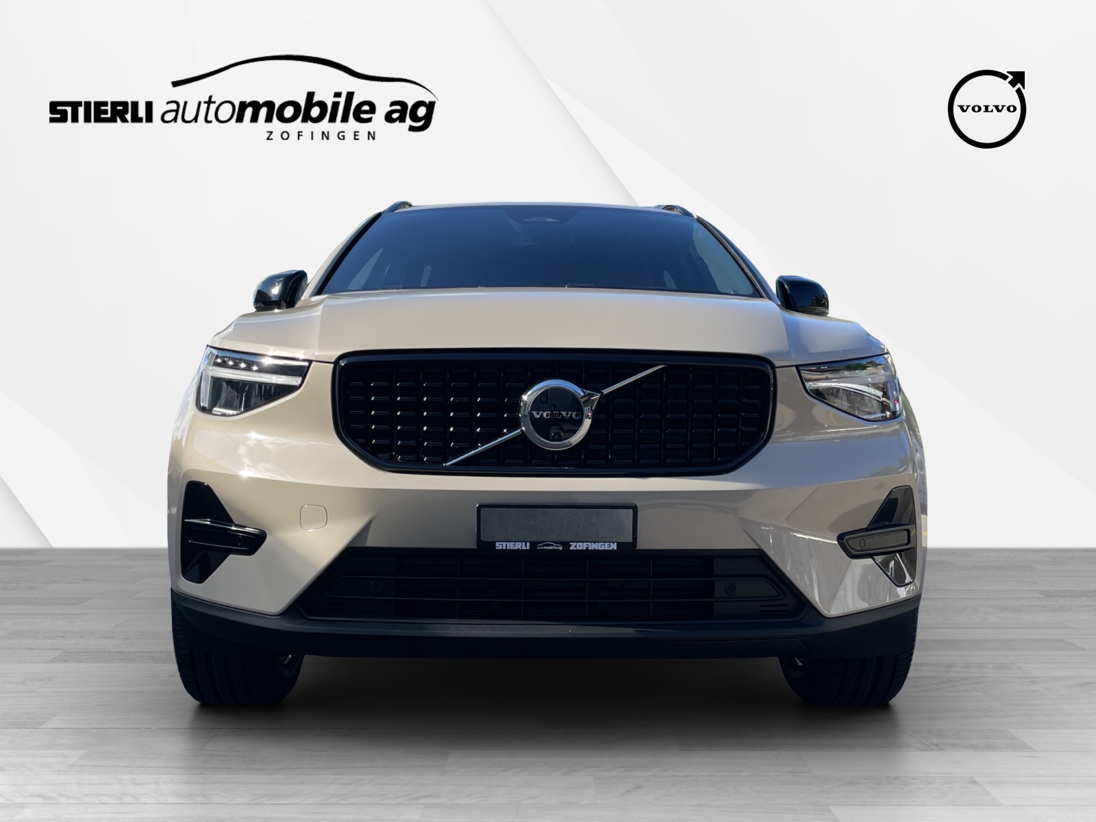 VOLVO XC40 2.0 B4 MH Plus Dark-image-1