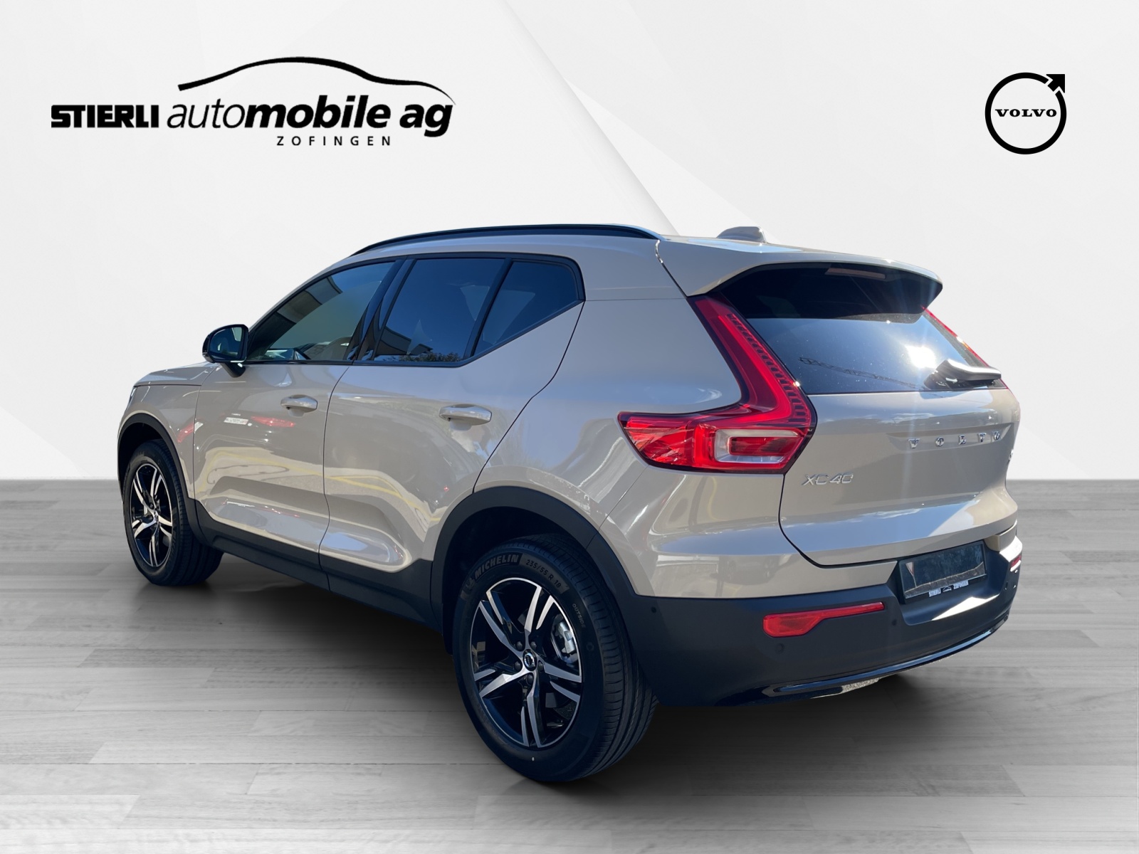 VOLVO XC40 2.0 B4 MH Plus Dark-image-6