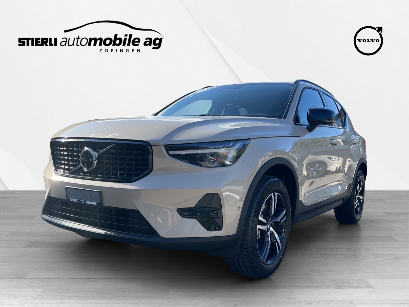 VOLVO XC40 2.0 B4 MH Plus Dark-image-0