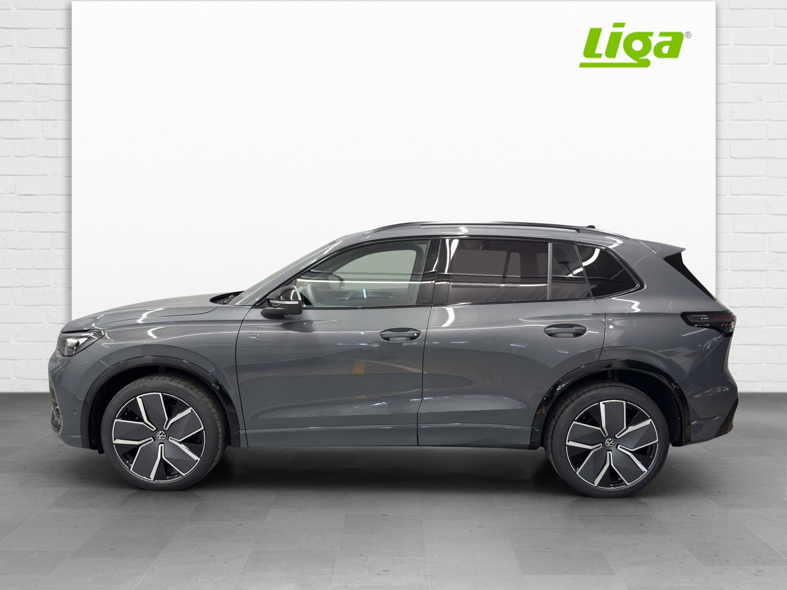VW Tiguan 2.0 TSI R-Line DSG 4motion-image-0
