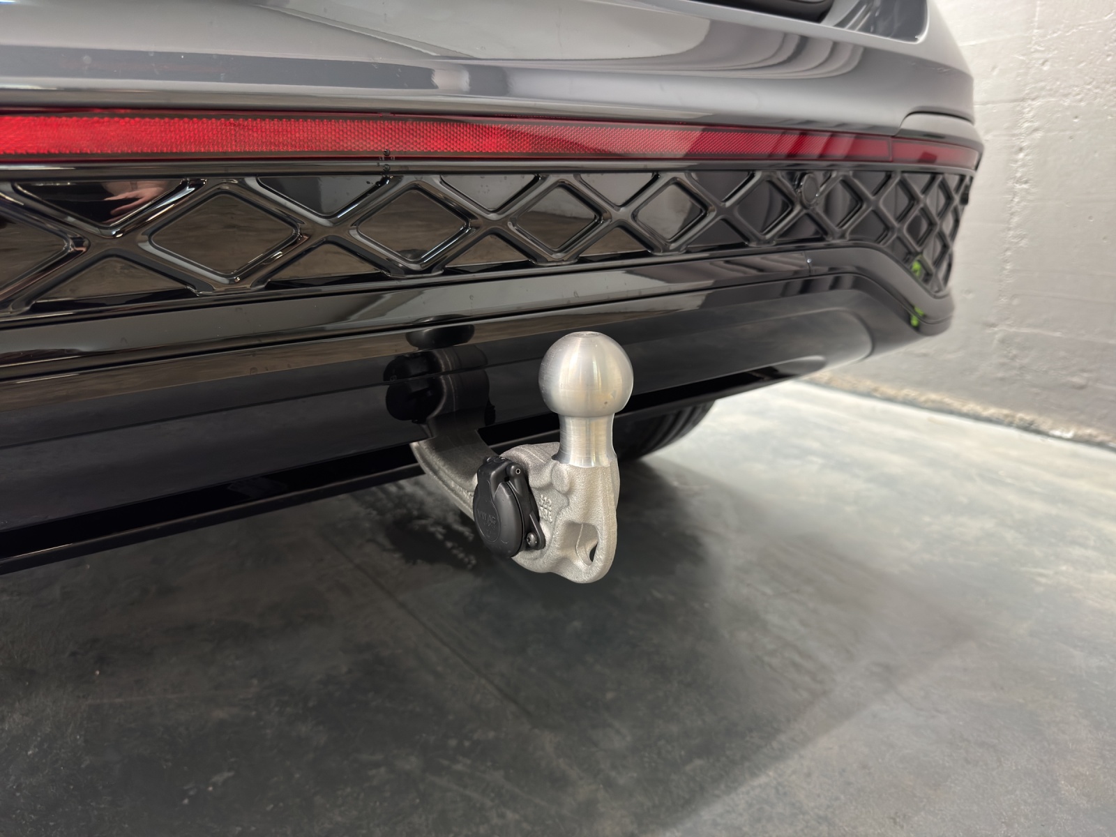 VW Tiguan 2.0 TSI R-Line DSG 4motion-image-13