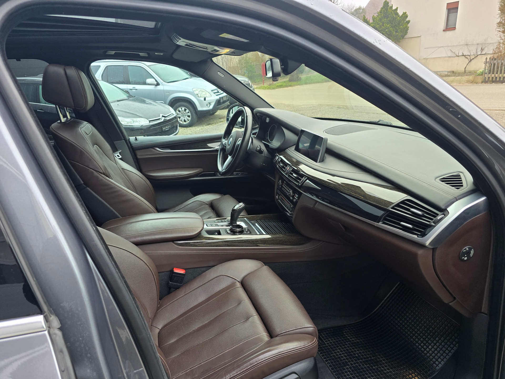 BMW X5 xDrive 50i Steptronic-image-6