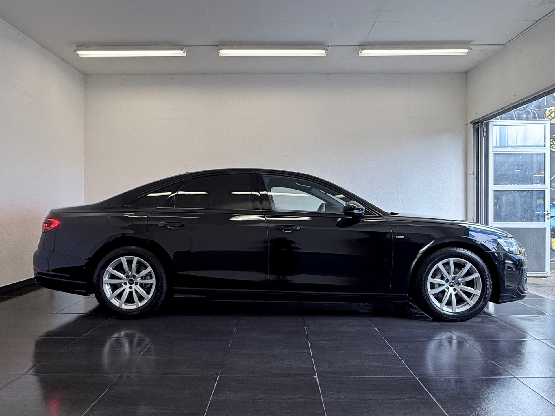 AUDI A8 50 TDI quattro tiptronic-image-5