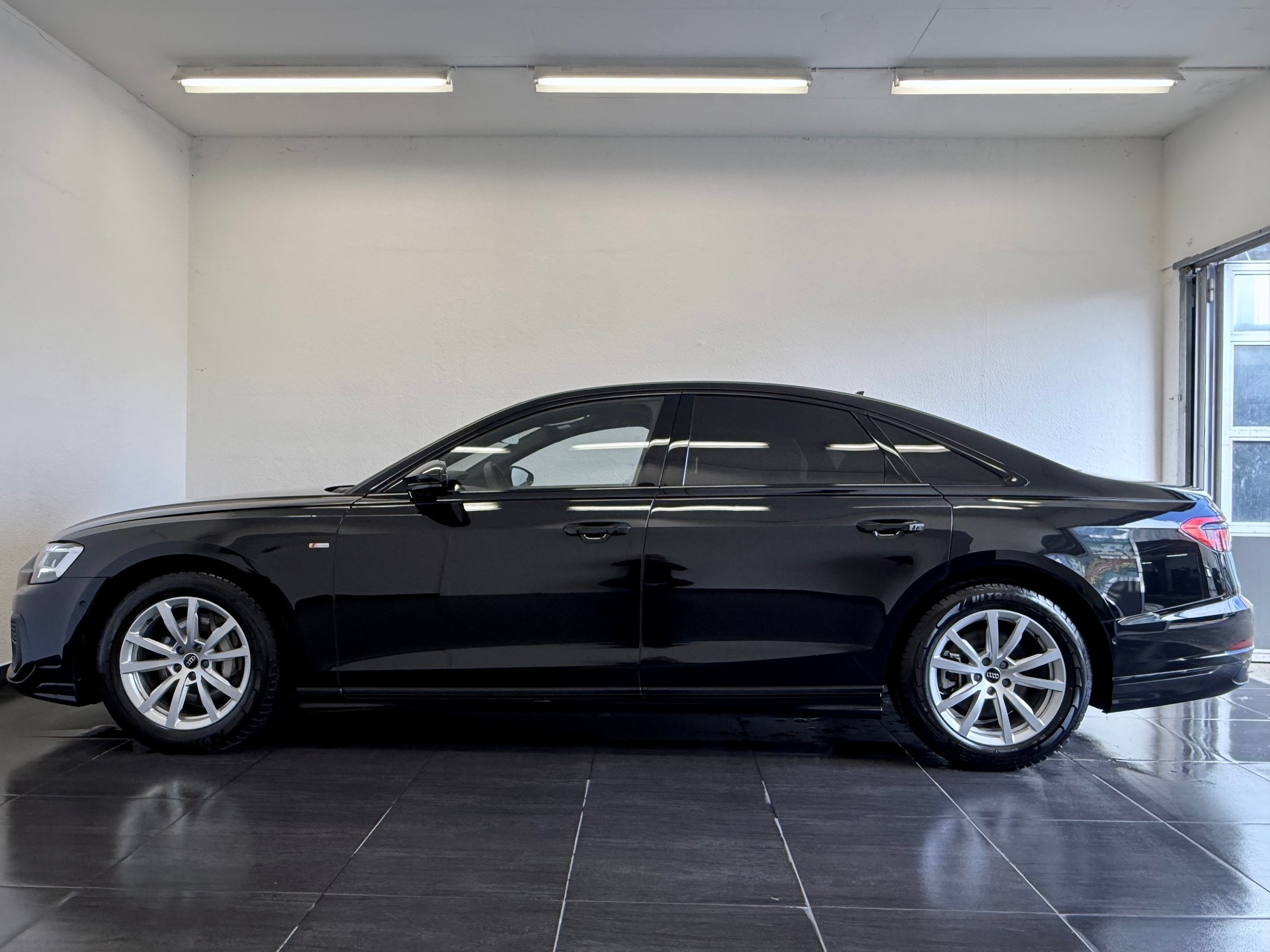 AUDI A8 50 TDI quattro tiptronic-showroom-element-1