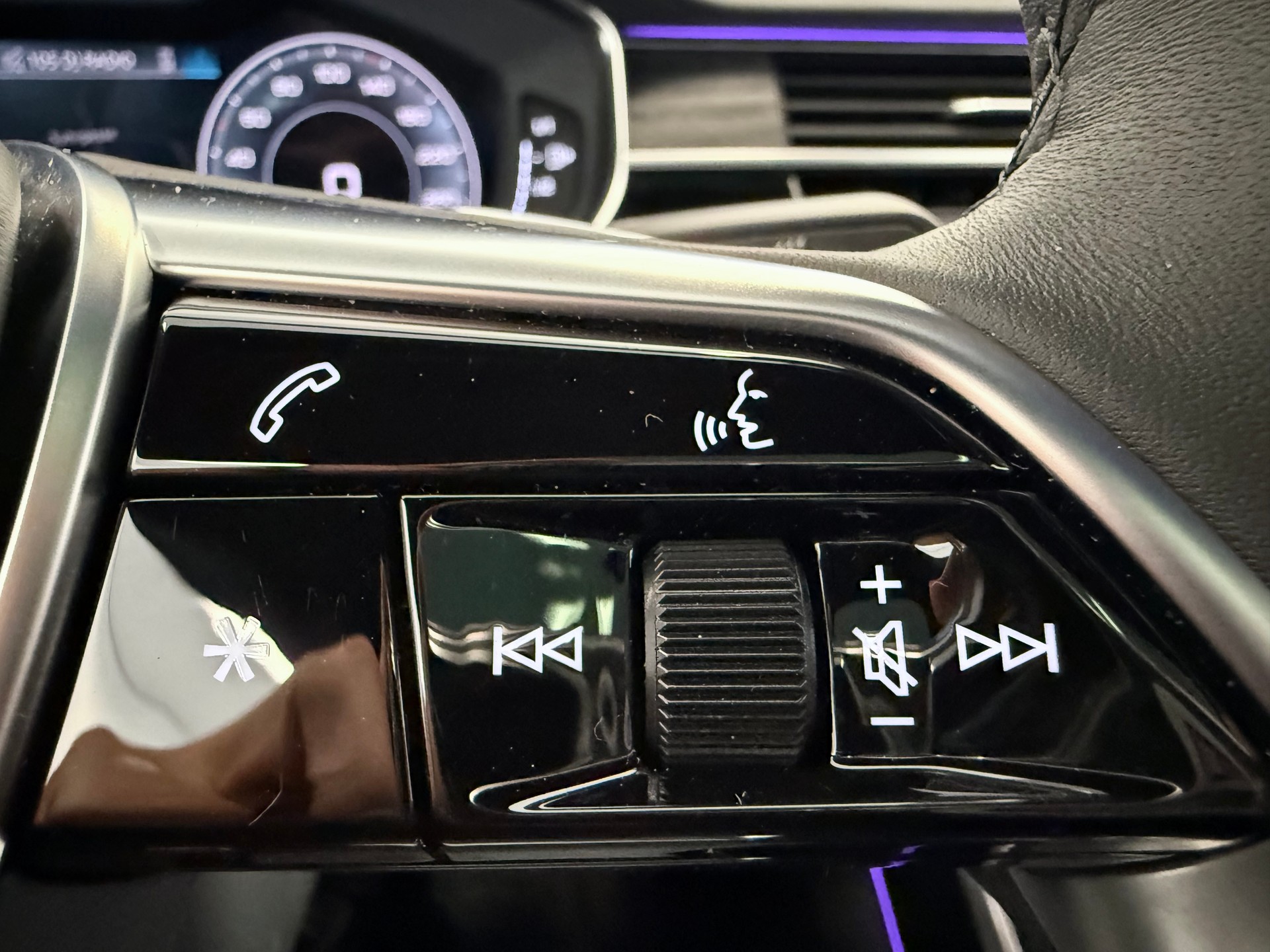 AUDI A8 50 TDI quattro tiptronic-image-28