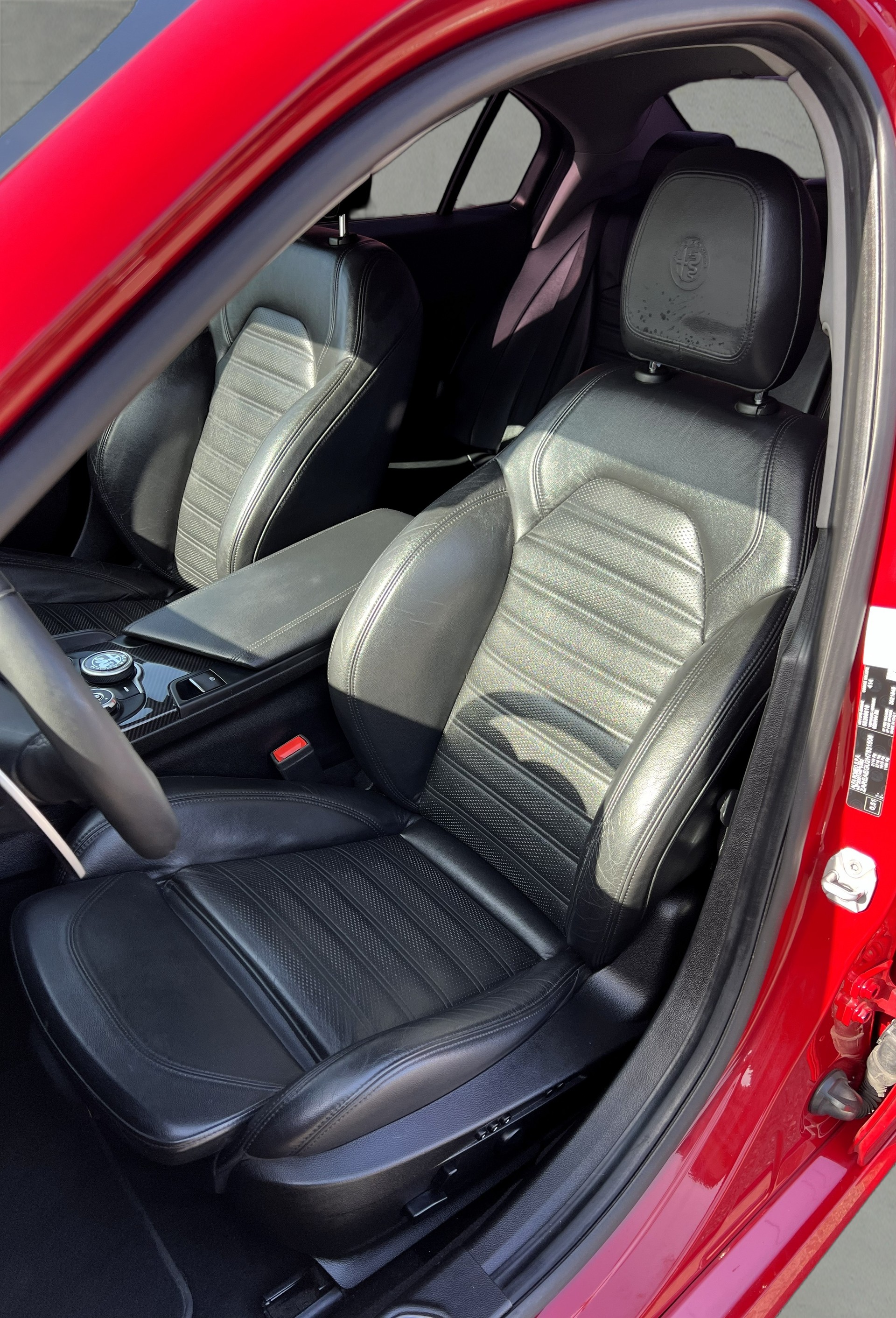ALFA ROMEO Giulia 2.2 JTDM Veloce Q4 Automatic-image-16