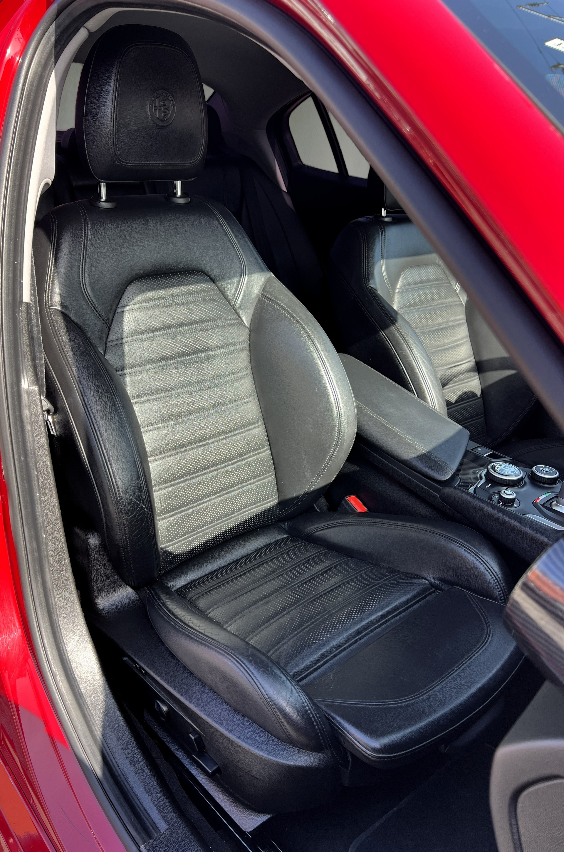 ALFA ROMEO Giulia 2.2 JTDM Veloce Q4 Automatic-image-15