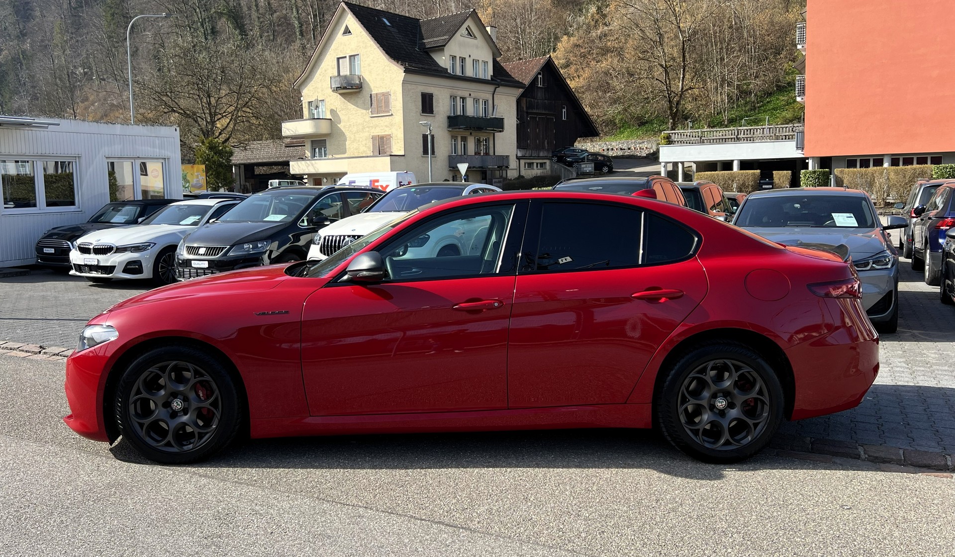 ALFA ROMEO Giulia 2.2 JTDM Veloce Q4 Automatic-image-1